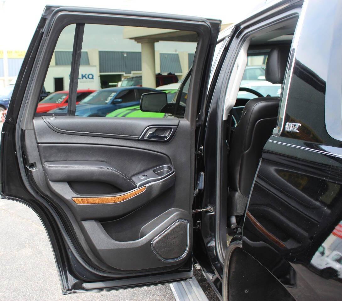 2015 Black Chevrolet Tahoe LTZ 4WD (1GNSKCKC9FR) with an 5.3L V8 5.3L V8 engine, Automatic 6-Speed transmission, located at 4301 NW 39th , Oklahoma City, OK, 73112, (405) 949-5600, 35.512135, -97.598671 - NO DRIVERS LICENCE NO-FULL COVERAGE INSURANCE-NO CREDIT CHECK. COME ON OVER TO SUPERSPORTS AND TAKE A LOOK AND TEST DRIVE. PLEASE GIVE US A CALL AT (405) 949-5600. NO LICENSIA DE MANEJAR- NO SEGURO DE COBERTURA TOTAL- NO VERIFICACCION DE CREDITO. POR FAVOR VENGAN A SUPERSPORTS, ECHE UN - Photo#20