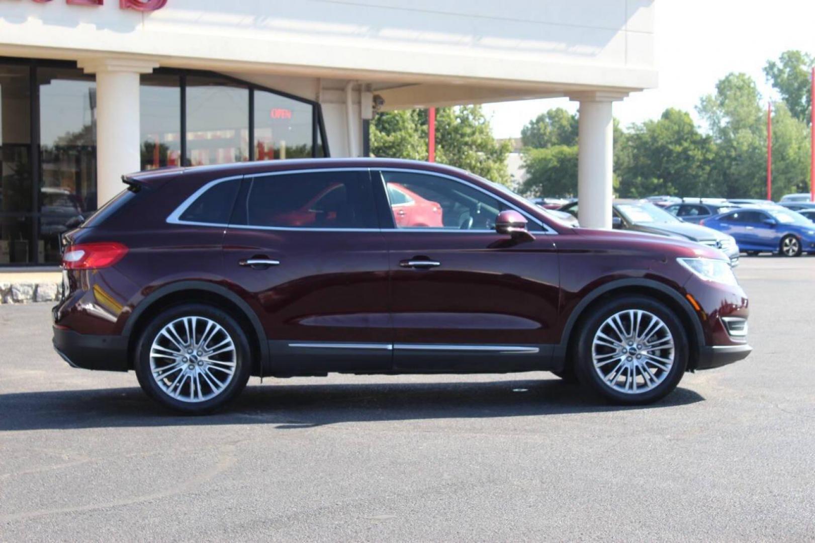 2018 Burgundy Lincoln MKX Reserve (2LMPJ6LP2JB) with an 2.7L V6 DOHC 24V engine, 6A transmission, located at 4301 NW 39th , Oklahoma City, OK, 73112, (405) 949-5600, 35.512135, -97.598671 - Photo#2