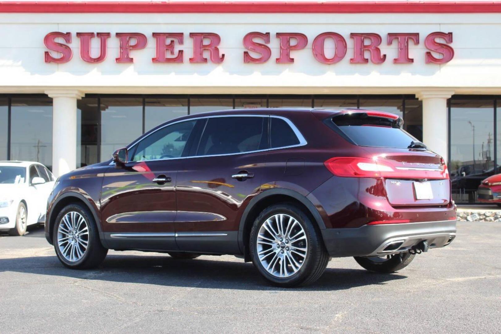 2018 Burgundy Lincoln MKX Reserve (2LMPJ6LP2JB) with an 2.7L V6 DOHC 24V engine, 6A transmission, located at 4301 NW 39th , Oklahoma City, OK, 73112, (405) 949-5600, 35.512135, -97.598671 - Photo#4
