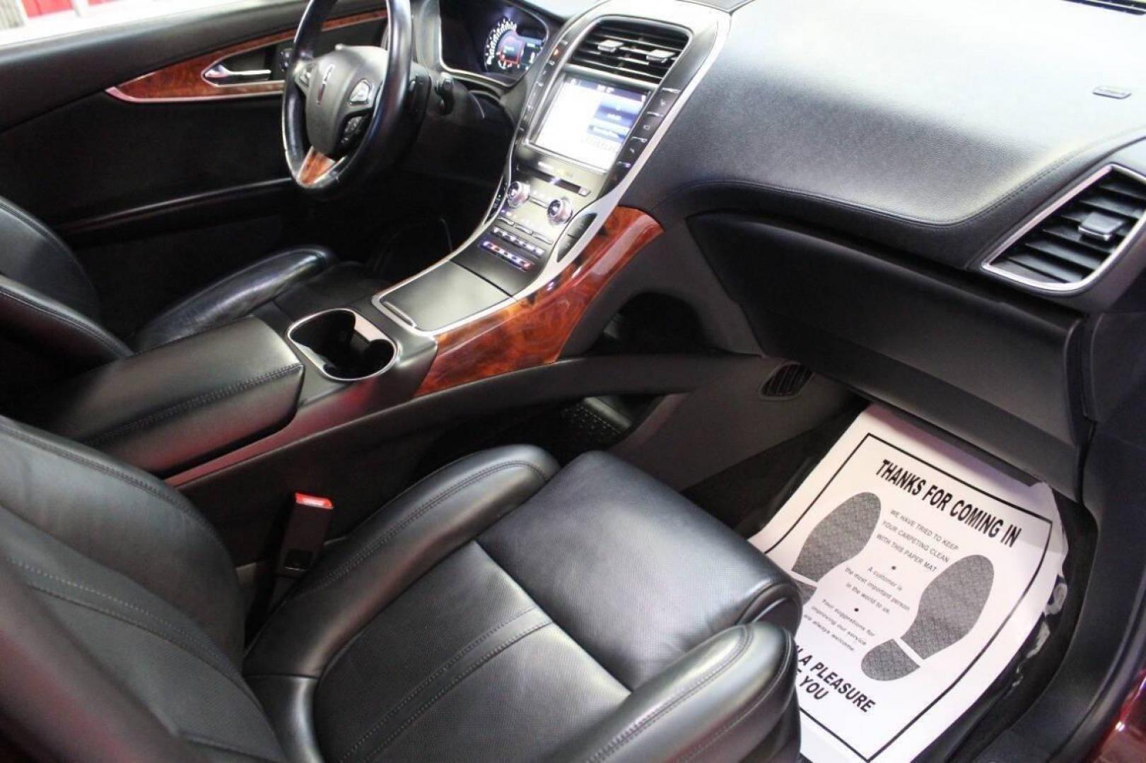 2018 Burgundy Lincoln MKX Reserve (2LMPJ6LP2JB) with an 2.7L V6 DOHC 24V engine, 6A transmission, located at 4301 NW 39th , Oklahoma City, OK, 73112, (405) 949-5600, 35.512135, -97.598671 - Photo#8