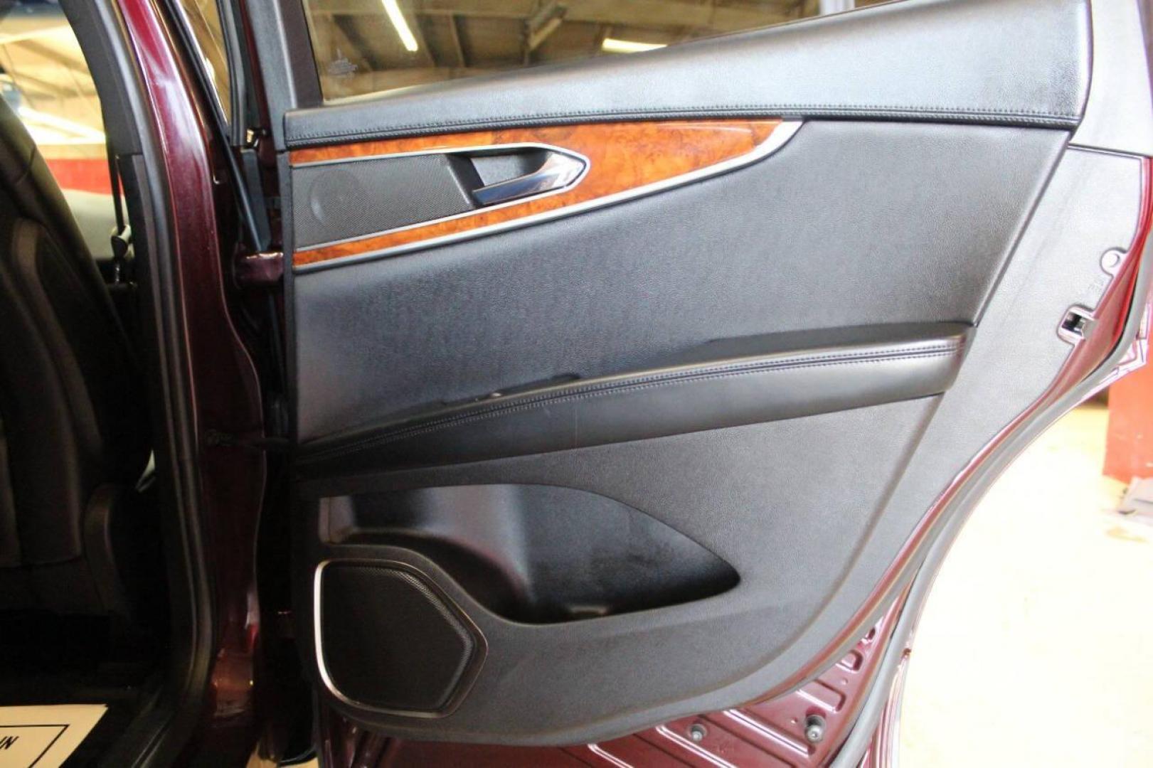 2018 Burgundy Lincoln MKX Reserve (2LMPJ6LP2JB) with an 2.7L V6 DOHC 24V engine, 6A transmission, located at 4301 NW 39th , Oklahoma City, OK, 73112, (405) 949-5600, 35.512135, -97.598671 - Photo#11