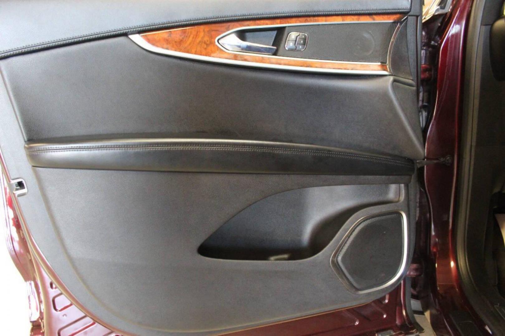 2018 Burgundy Lincoln MKX Reserve (2LMPJ6LP2JB) with an 2.7L V6 DOHC 24V engine, 6A transmission, located at 4301 NW 39th , Oklahoma City, OK, 73112, (405) 949-5600, 35.512135, -97.598671 - Photo#16