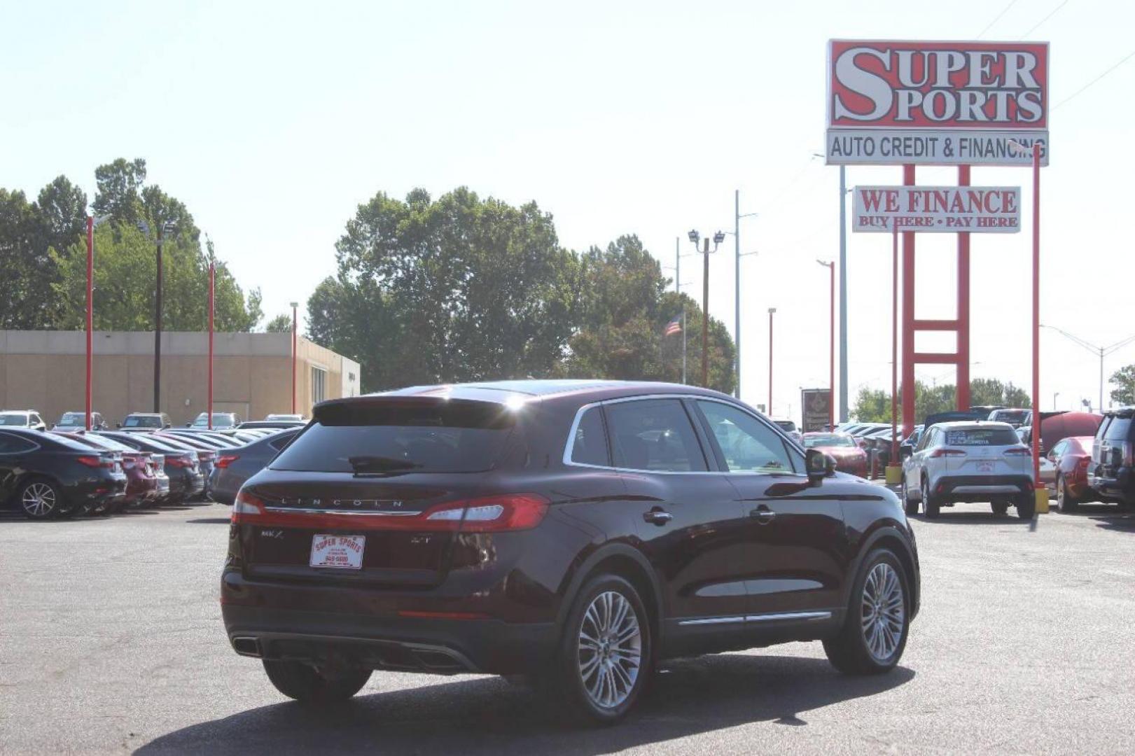 2018 Burgundy Lincoln MKX Reserve (2LMPJ6LP2JB) with an 2.7L V6 DOHC 24V engine, 6A transmission, located at 4301 NW 39th , Oklahoma City, OK, 73112, (405) 949-5600, 35.512135, -97.598671 - Photo#3