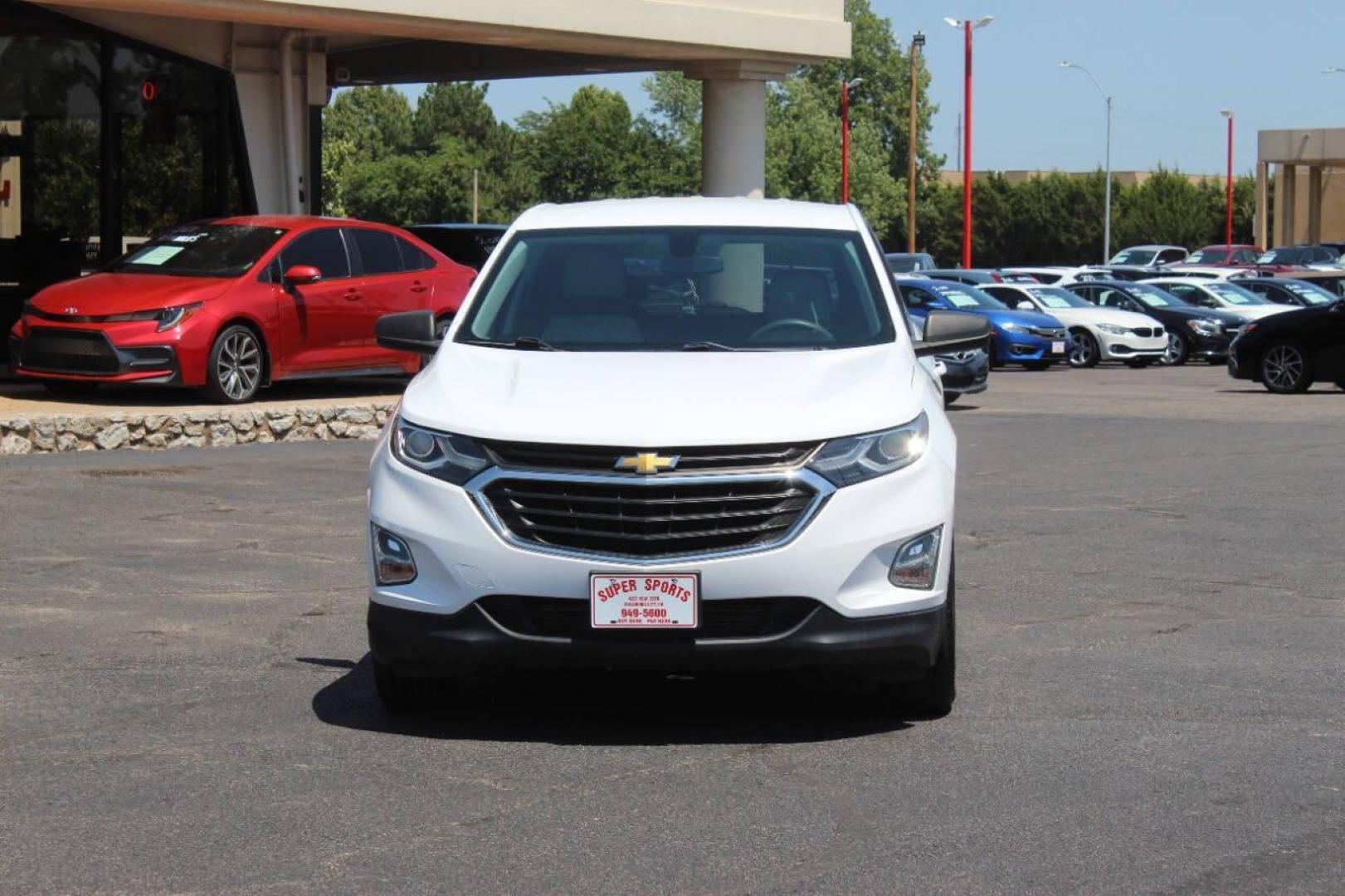 2019 White Chevrolet Equinox LS 2WD (3GNAXHEV6KS) with an 1.5L I4 Turbocharger 1.5L I4 engine, Automatic 6-Speed transmission, located at 4301 NW 39th , Oklahoma City, OK, 73112, (405) 949-5600, 35.512135, -97.598671 - NO DRIVERS LICENCE NO-FULL COVERAGE INSURANCE-NO CREDIT CHECK. COME ON OVER TO SUPERSPORTS AND TAKE A LOOK AND TEST DRIVE. PLEASE GIVE US A CALL AT (405) 949-5600. NO LICENSIA DE MANEJAR- NO SEGURO DE COBERTURA TOTAL- NO VERIFICACCION DE CREDITO. POR FAVOR VENGAN A SUPERSPORTS, ECHE UN- Photo#2
