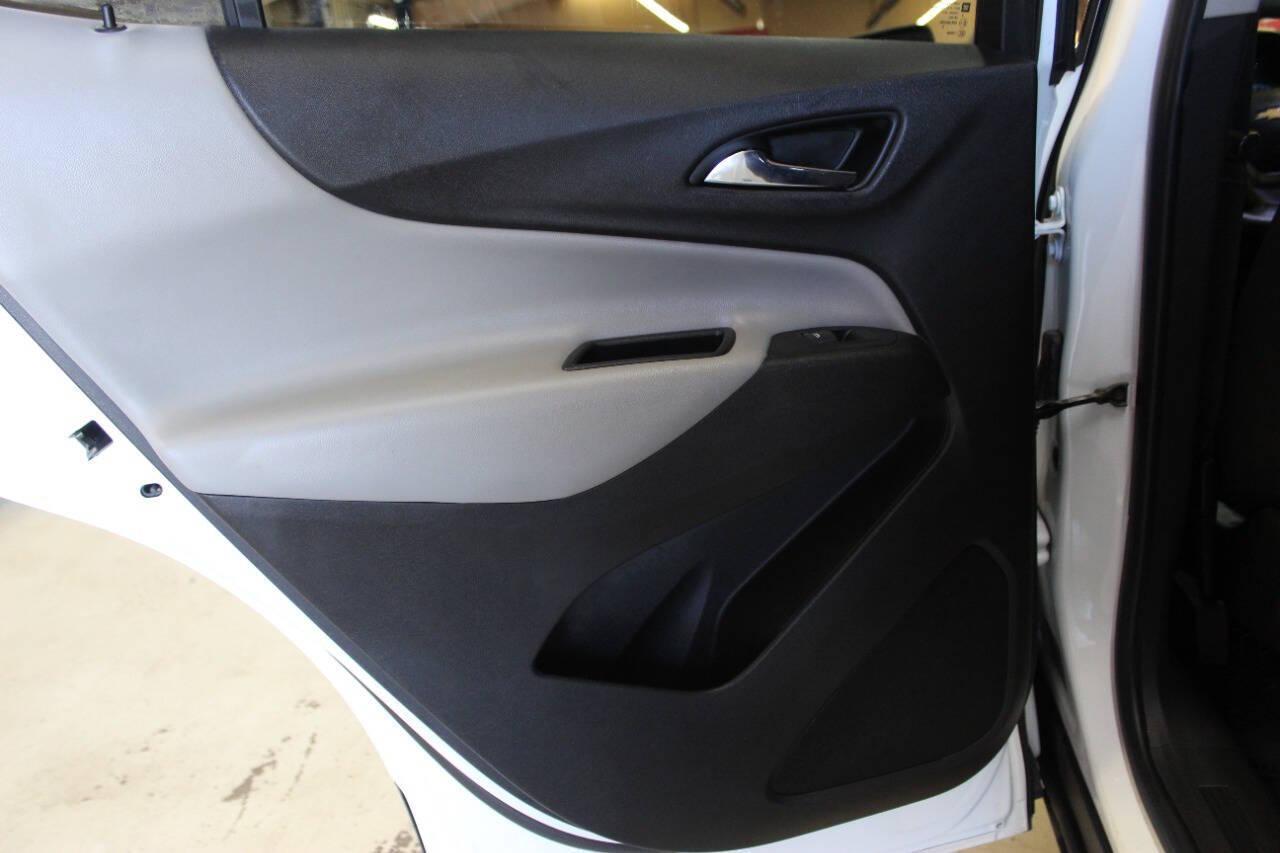 2019 White Chevrolet Equinox LS 2WD (3GNAXHEV6KS) with an 1.5L I4 Turbocharger 1.5L I4 engine, Automatic 6-Speed transmission, located at 4301 NW 39th , Oklahoma City, OK, 73112, (405) 949-5600, 35.512135, -97.598671 - NO DRIVERS LICENCE NO-FULL COVERAGE INSURANCE-NO CREDIT CHECK. COME ON OVER TO SUPERSPORTS AND TAKE A LOOK AND TEST DRIVE. PLEASE GIVE US A CALL AT (405) 949-5600. NO LICENSIA DE MANEJAR- NO SEGURO DE COBERTURA TOTAL- NO VERIFICACCION DE CREDITO. POR FAVOR VENGAN A SUPERSPORTS, ECHE UN - Photo#11
