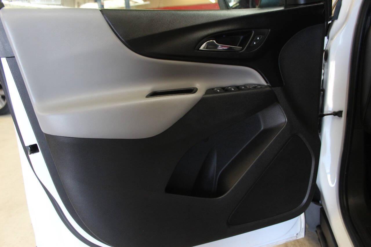 2019 White Chevrolet Equinox LS 2WD (3GNAXHEV6KS) with an 1.5L I4 Turbocharger 1.5L I4 engine, Automatic 6-Speed transmission, located at 4301 NW 39th , Oklahoma City, OK, 73112, (405) 949-5600, 35.512135, -97.598671 - NO DRIVERS LICENCE NO-FULL COVERAGE INSURANCE-NO CREDIT CHECK. COME ON OVER TO SUPERSPORTS AND TAKE A LOOK AND TEST DRIVE. PLEASE GIVE US A CALL AT (405) 949-5600. NO LICENSIA DE MANEJAR- NO SEGURO DE COBERTURA TOTAL- NO VERIFICACCION DE CREDITO. POR FAVOR VENGAN A SUPERSPORTS, ECHE UN - Photo#13