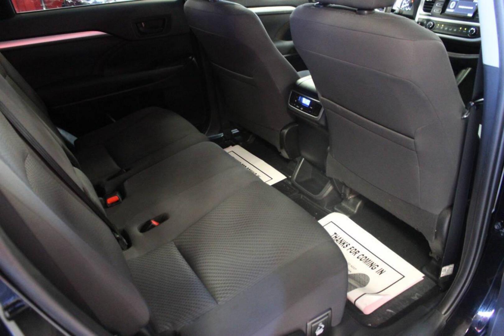 2019 Black Toyota Highlander LE FWD I4 (5TDZARFH8KS) with an 2.7L L4 DOHC 16V engine, 6A transmission, located at 4301 NW 39th , Oklahoma City, OK, 73112, (405) 949-5600, 35.512135, -97.598671 - NO DRIVERS LICENCE -NO FULL COVERAGE INSURANCE - NO CREDIT CHECK. COME ON OVER TO SUPERSPORTS, TAKE A LOOK AND TEST DRIVE. PLEASE GIVE US A CALL AT (405) 949-5600. NO LICENCIA DE CONDUCIR - NO SEGURO DE COBERTURA TOTAL - NO VERIFICACION DE CREDITO. VISITENOS EN SUPERSPORTS, MIRE NUESTRO - Photo#10