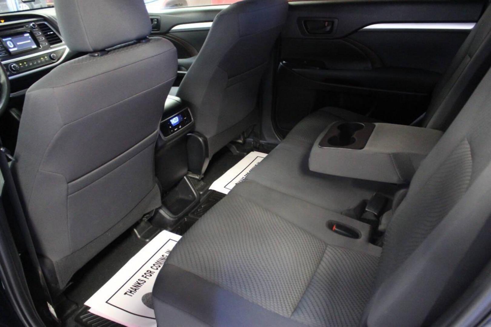 2019 Black Toyota Highlander LE FWD I4 (5TDZARFH8KS) with an 2.7L L4 DOHC 16V engine, 6A transmission, located at 4301 NW 39th , Oklahoma City, OK, 73112, (405) 949-5600, 35.512135, -97.598671 - NO DRIVERS LICENCE -NO FULL COVERAGE INSURANCE - NO CREDIT CHECK. COME ON OVER TO SUPERSPORTS, TAKE A LOOK AND TEST DRIVE. PLEASE GIVE US A CALL AT (405) 949-5600. NO LICENCIA DE CONDUCIR - NO SEGURO DE COBERTURA TOTAL - NO VERIFICACION DE CREDITO. VISITENOS EN SUPERSPORTS, MIRE NUESTRO - Photo#15