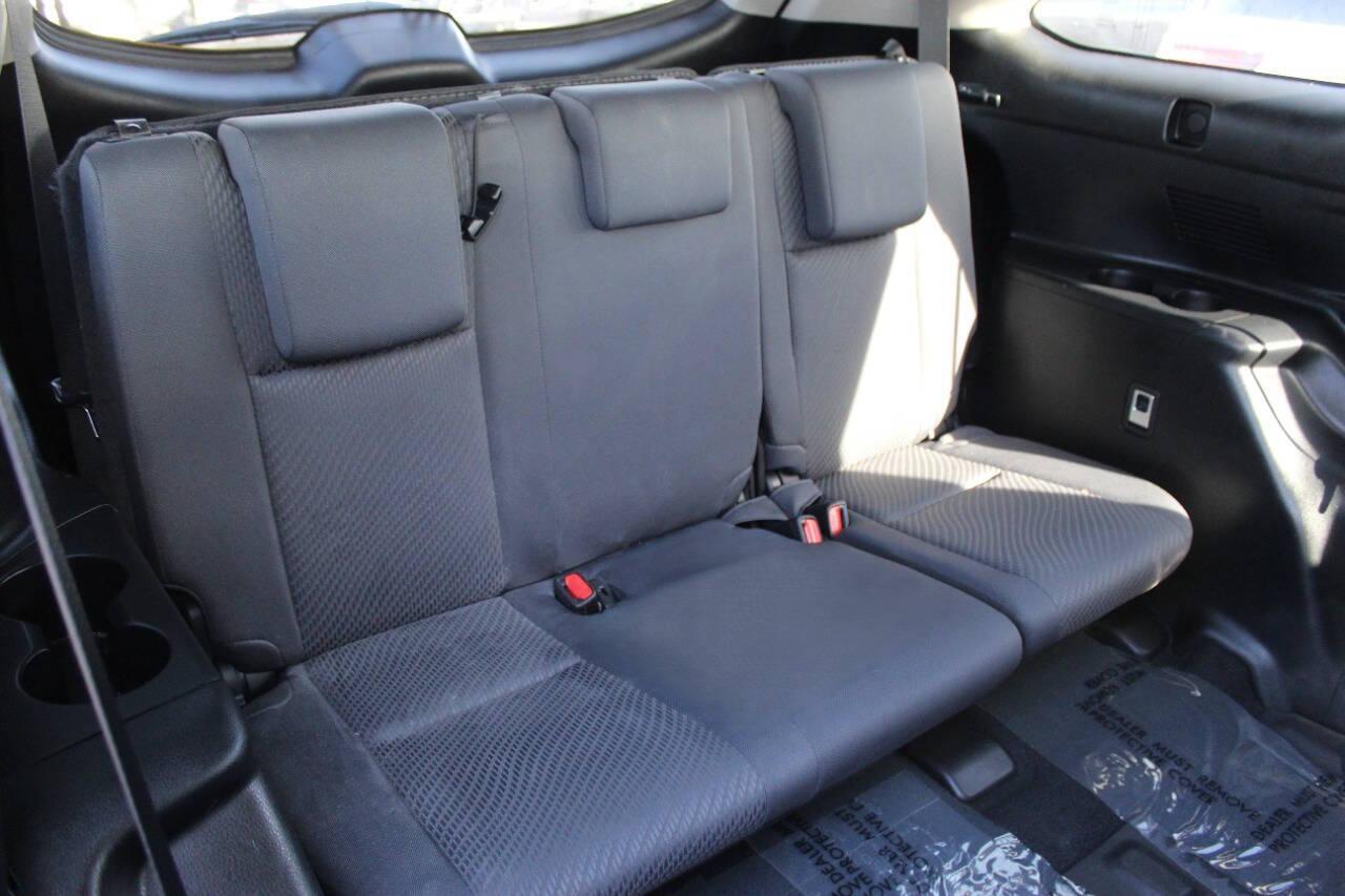 2019 Black Toyota Highlander LE FWD I4 (5TDZARFH8KS) with an 2.7L L4 DOHC 16V engine, 6A transmission, located at 4301 NW 39th , Oklahoma City, OK, 73112, (405) 949-5600, 35.512135, -97.598671 - NO DRIVERS LICENCE -NO FULL COVERAGE INSURANCE - NO CREDIT CHECK. COME ON OVER TO SUPERSPORTS, TAKE A LOOK AND TEST DRIVE. PLEASE GIVE US A CALL AT (405) 949-5600. NO LICENCIA DE CONDUCIR - NO SEGURO DE COBERTURA TOTAL - NO VERIFICACION DE CREDITO. VISITENOS EN SUPERSPORTS, MIRE NUESTRO - Photo#12