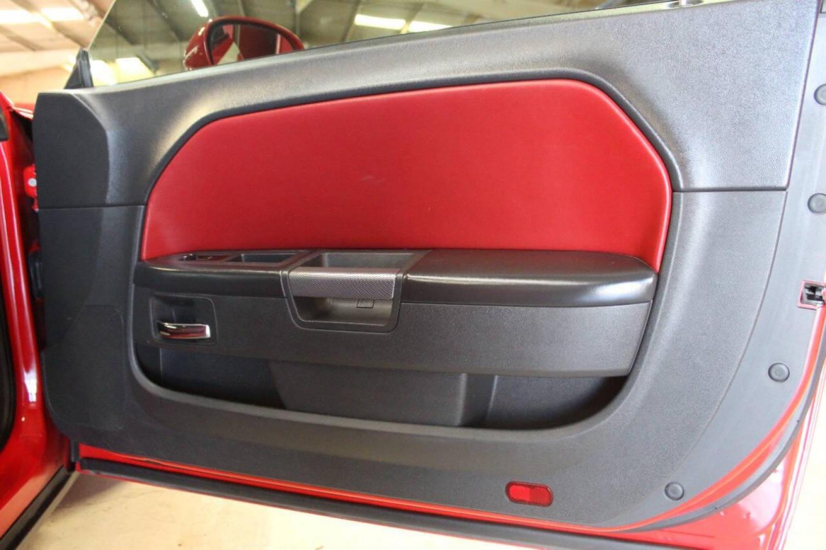 2014 Red Dodge Challenger R/T (2C3CDYBT1EH) with an 5.7L V8 OHV 16V engine, Automatic 5-Speed transmission, located at 4301 NW 39th , Oklahoma City, OK, 73112, (405) 949-5600, 35.512135, -97.598671 - NO DRIVERS LICENCE NO-FULL COVERAGE INSURANCE-NO CREDIT CHECK. COME ON OVER TO SUPERSPORTS AND TAKE A LOOK AND TEST DRIVE. PLEASE GIVE US A CALL AT (405) 949-5600. NO LICENSIA DE MANEJAR- NO SEGURO DE COBERTURA TOTAL- NO VERIFICACCION DE CREDITO. POR FAVOR VENGAN A SUPERSPORTS, ECHE UN - Photo#10
