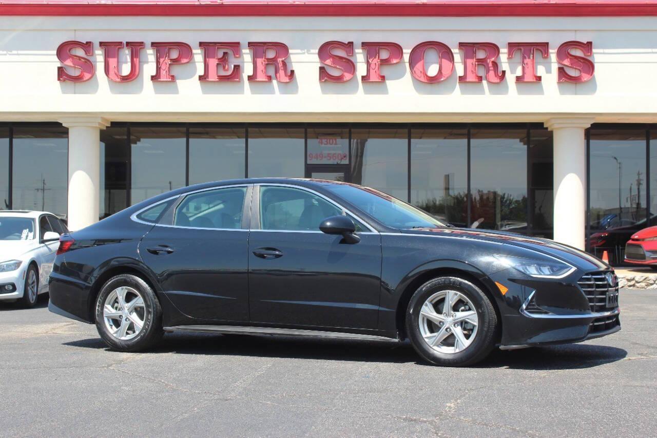 2021 Black Hyundai Sonata SE (5NPEG4JA9MH) with an 2.5L I4 2.5L I4 engine, Automatic 8-Speed transmission, located at 4301 NW 39th , Oklahoma City, OK, 73112, (405) 949-5600, 35.512135, -97.598671 - NO DRIVERS LICENCE NO-FULL COVERAGE INSURANCE-NO CREDIT CHECK. COME ON OVER TO SUPERSPORTS AND TAKE A LOOK AND TEST DRIVE. PLEASE GIVE US A CALL AT (405) 949-5600. NO LICENSIA DE MANEJAR- NO SEGURO DE COBERTURA TOTAL- NO VERIFICACCION DE CREDITO. POR FAVOR VENGAN A SUPERSPORTS, ECHE UN - Photo#0