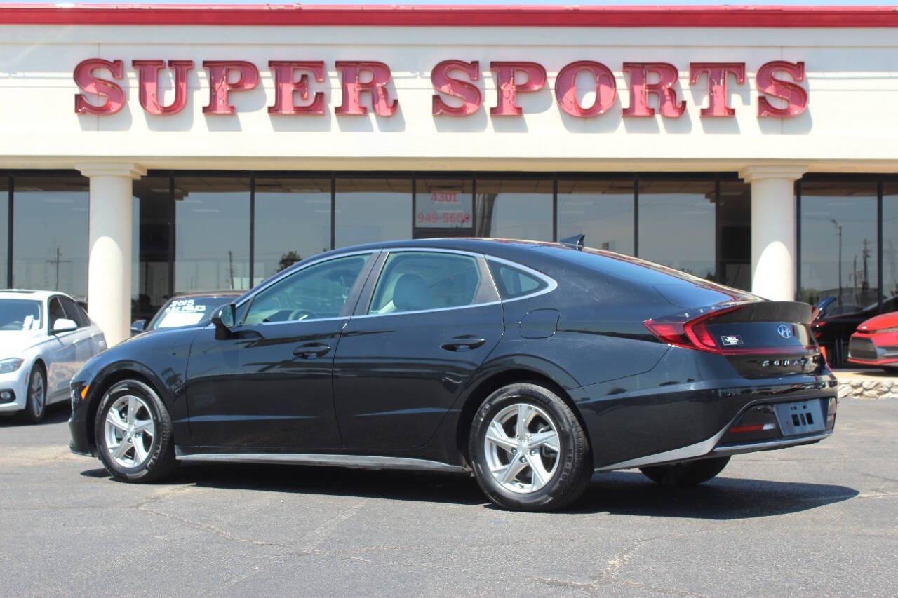 2021 Black Hyundai Sonata SE (5NPEG4JA9MH) with an 2.5L I4 2.5L I4 engine, Automatic 8-Speed transmission, located at 4301 NW 39th , Oklahoma City, OK, 73112, (405) 949-5600, 35.512135, -97.598671 - NO DRIVERS LICENCE NO-FULL COVERAGE INSURANCE-NO CREDIT CHECK. COME ON OVER TO SUPERSPORTS AND TAKE A LOOK AND TEST DRIVE. PLEASE GIVE US A CALL AT (405) 949-5600. NO LICENSIA DE MANEJAR- NO SEGURO DE COBERTURA TOTAL- NO VERIFICACCION DE CREDITO. POR FAVOR VENGAN A SUPERSPORTS, ECHE UN - Photo#4