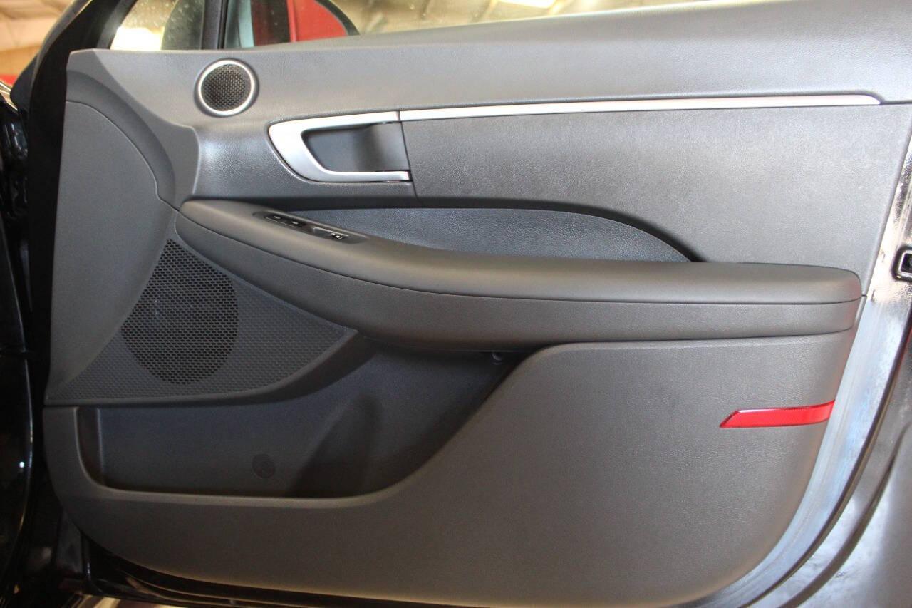 2021 Black Hyundai Sonata SE (5NPEG4JA9MH) with an 2.5L I4 2.5L I4 engine, Automatic 8-Speed transmission, located at 4301 NW 39th , Oklahoma City, OK, 73112, (405) 949-5600, 35.512135, -97.598671 - NO DRIVERS LICENCE NO-FULL COVERAGE INSURANCE-NO CREDIT CHECK. COME ON OVER TO SUPERSPORTS AND TAKE A LOOK AND TEST DRIVE. PLEASE GIVE US A CALL AT (405) 949-5600. NO LICENSIA DE MANEJAR- NO SEGURO DE COBERTURA TOTAL- NO VERIFICACCION DE CREDITO. POR FAVOR VENGAN A SUPERSPORTS, ECHE UN - Photo#9