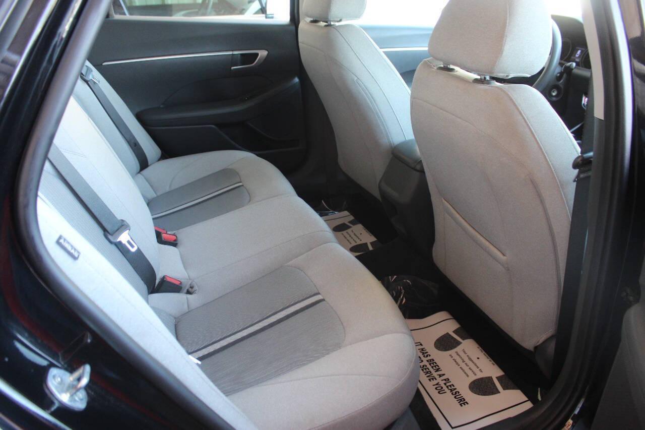 2021 Black Hyundai Sonata SE (5NPEG4JA9MH) with an 2.5L I4 2.5L I4 engine, Automatic 8-Speed transmission, located at 4301 NW 39th , Oklahoma City, OK, 73112, (405) 949-5600, 35.512135, -97.598671 - NO DRIVERS LICENCE NO-FULL COVERAGE INSURANCE-NO CREDIT CHECK. COME ON OVER TO SUPERSPORTS AND TAKE A LOOK AND TEST DRIVE. PLEASE GIVE US A CALL AT (405) 949-5600. NO LICENSIA DE MANEJAR- NO SEGURO DE COBERTURA TOTAL- NO VERIFICACCION DE CREDITO. POR FAVOR VENGAN A SUPERSPORTS, ECHE UN - Photo#10
