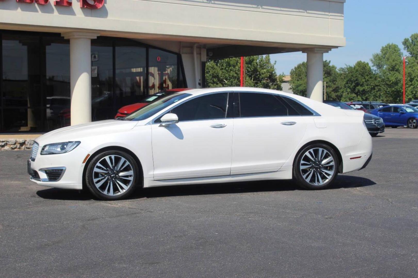 2020 White Lincoln MKZ Reserve II (3LN6L5E98LR) with an 2.0L L4 DOHC 16V engine, 6A transmission, located at 4301 NW 39th , Oklahoma City, OK, 73112, (405) 949-5600, 35.512135, -97.598671 - NO DRIVERS LICENCE NO-FULL COVERAGE INSURANCE-NO CREDIT CHECK. COME ON OVER TO SUPERSPORTS AND TAKE A LOOK AND TEST DRIVE. PLEASE GIVE US A CALL AT (405) 949-5600. NO LICENSIA DE MANEJAR- NO SEGURO DE COBERTURA TOTAL- NO VERIFICACCION DE CREDITO. POR FAVOR VENGAN A SUPERSPORTS, ECHE UN - Photo#6