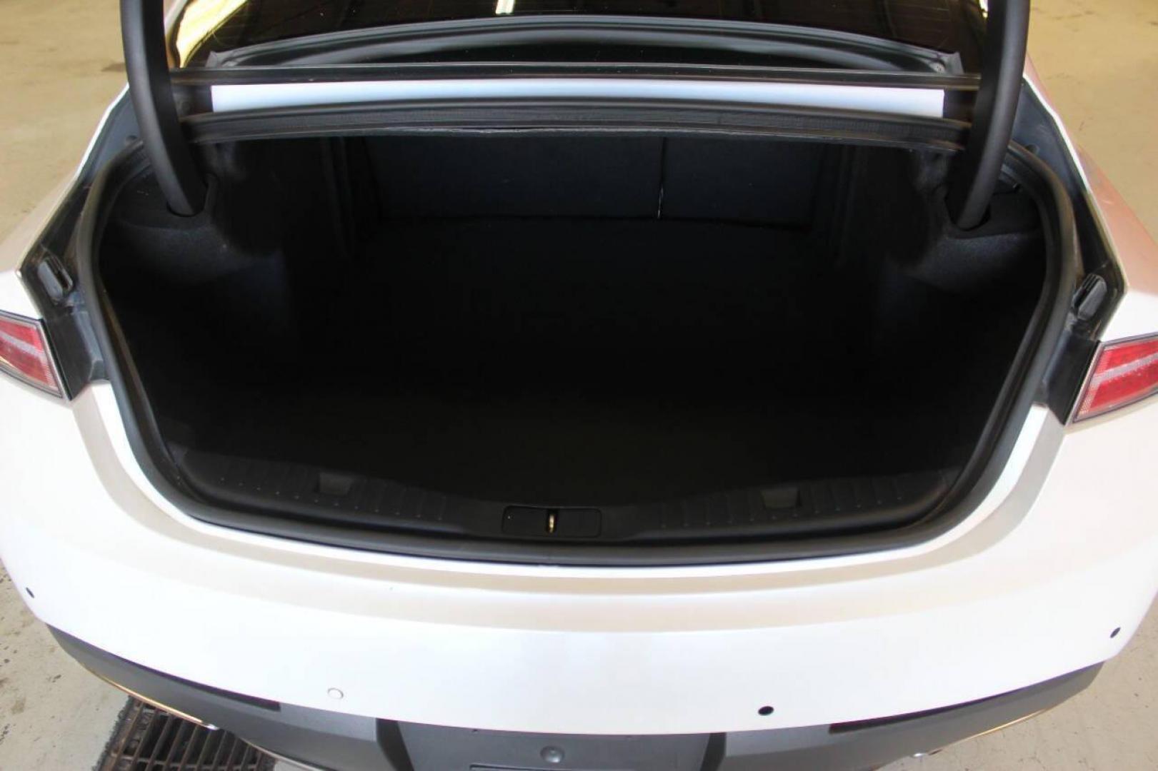 2020 White Lincoln MKZ Reserve II (3LN6L5E98LR) with an 2.0L L4 DOHC 16V engine, 6A transmission, located at 4301 NW 39th , Oklahoma City, OK, 73112, (405) 949-5600, 35.512135, -97.598671 - NO DRIVERS LICENCE NO-FULL COVERAGE INSURANCE-NO CREDIT CHECK. COME ON OVER TO SUPERSPORTS AND TAKE A LOOK AND TEST DRIVE. PLEASE GIVE US A CALL AT (405) 949-5600. NO LICENSIA DE MANEJAR- NO SEGURO DE COBERTURA TOTAL- NO VERIFICACCION DE CREDITO. POR FAVOR VENGAN A SUPERSPORTS, ECHE UN - Photo#13
