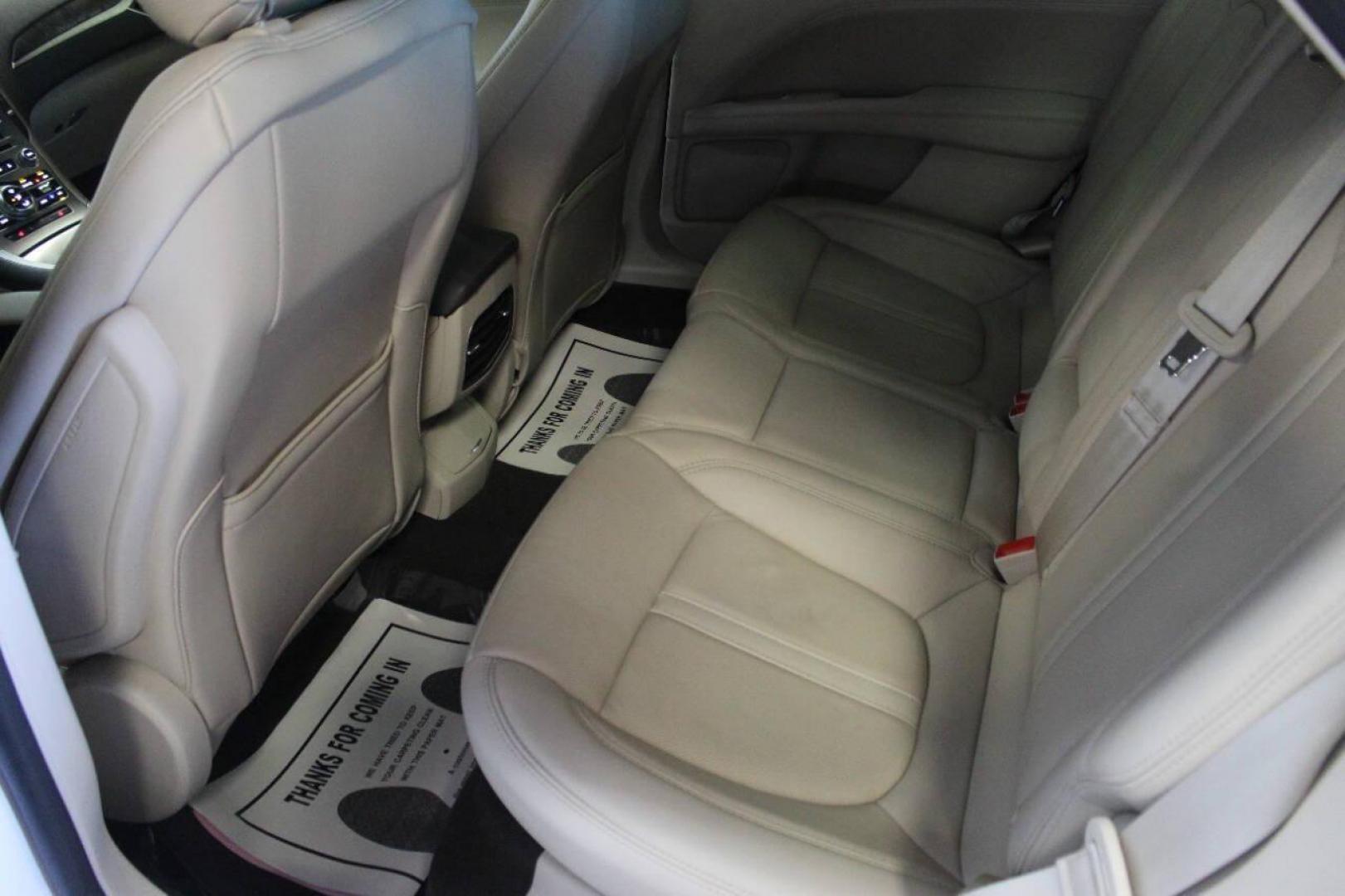 2020 White Lincoln MKZ Reserve II (3LN6L5E98LR) with an 2.0L L4 DOHC 16V engine, 6A transmission, located at 4301 NW 39th , Oklahoma City, OK, 73112, (405) 949-5600, 35.512135, -97.598671 - NO DRIVERS LICENCE NO-FULL COVERAGE INSURANCE-NO CREDIT CHECK. COME ON OVER TO SUPERSPORTS AND TAKE A LOOK AND TEST DRIVE. PLEASE GIVE US A CALL AT (405) 949-5600. NO LICENSIA DE MANEJAR- NO SEGURO DE COBERTURA TOTAL- NO VERIFICACCION DE CREDITO. POR FAVOR VENGAN A SUPERSPORTS, ECHE UN - Photo#14