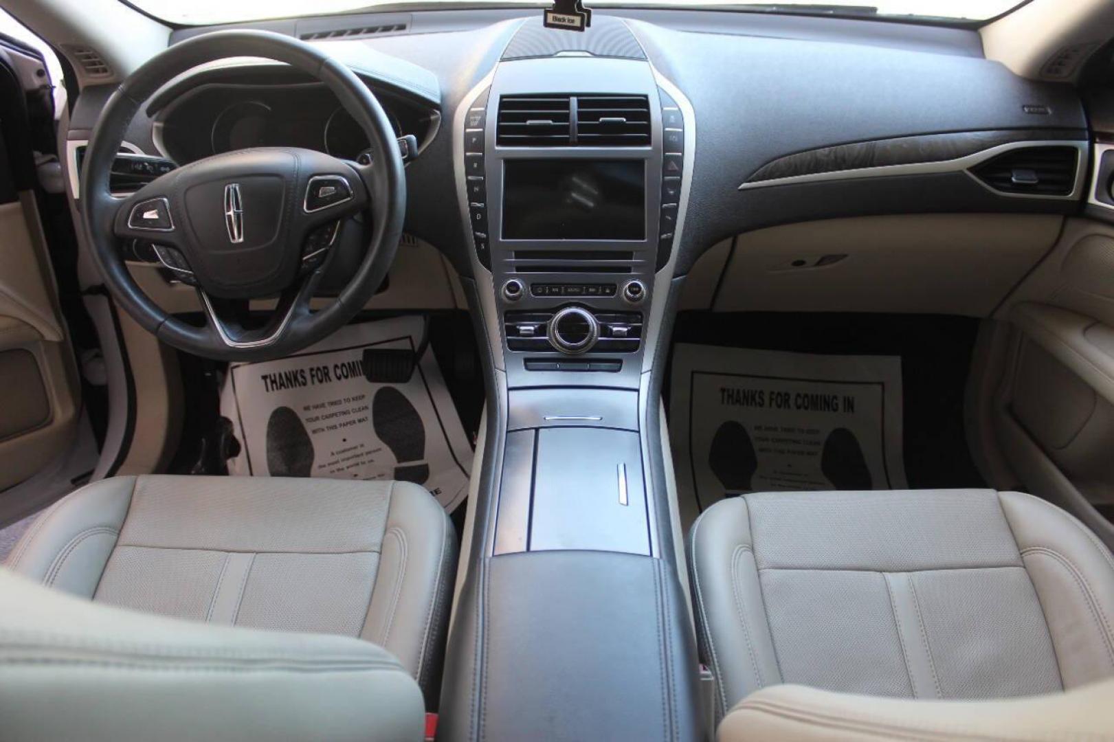2020 White Lincoln MKZ Reserve II (3LN6L5E98LR) with an 2.0L L4 DOHC 16V engine, 6A transmission, located at 4301 NW 39th , Oklahoma City, OK, 73112, (405) 949-5600, 35.512135, -97.598671 - NO DRIVERS LICENCE NO-FULL COVERAGE INSURANCE-NO CREDIT CHECK. COME ON OVER TO SUPERSPORTS AND TAKE A LOOK AND TEST DRIVE. PLEASE GIVE US A CALL AT (405) 949-5600. NO LICENSIA DE MANEJAR- NO SEGURO DE COBERTURA TOTAL- NO VERIFICACCION DE CREDITO. POR FAVOR VENGAN A SUPERSPORTS, ECHE UN - Photo#18