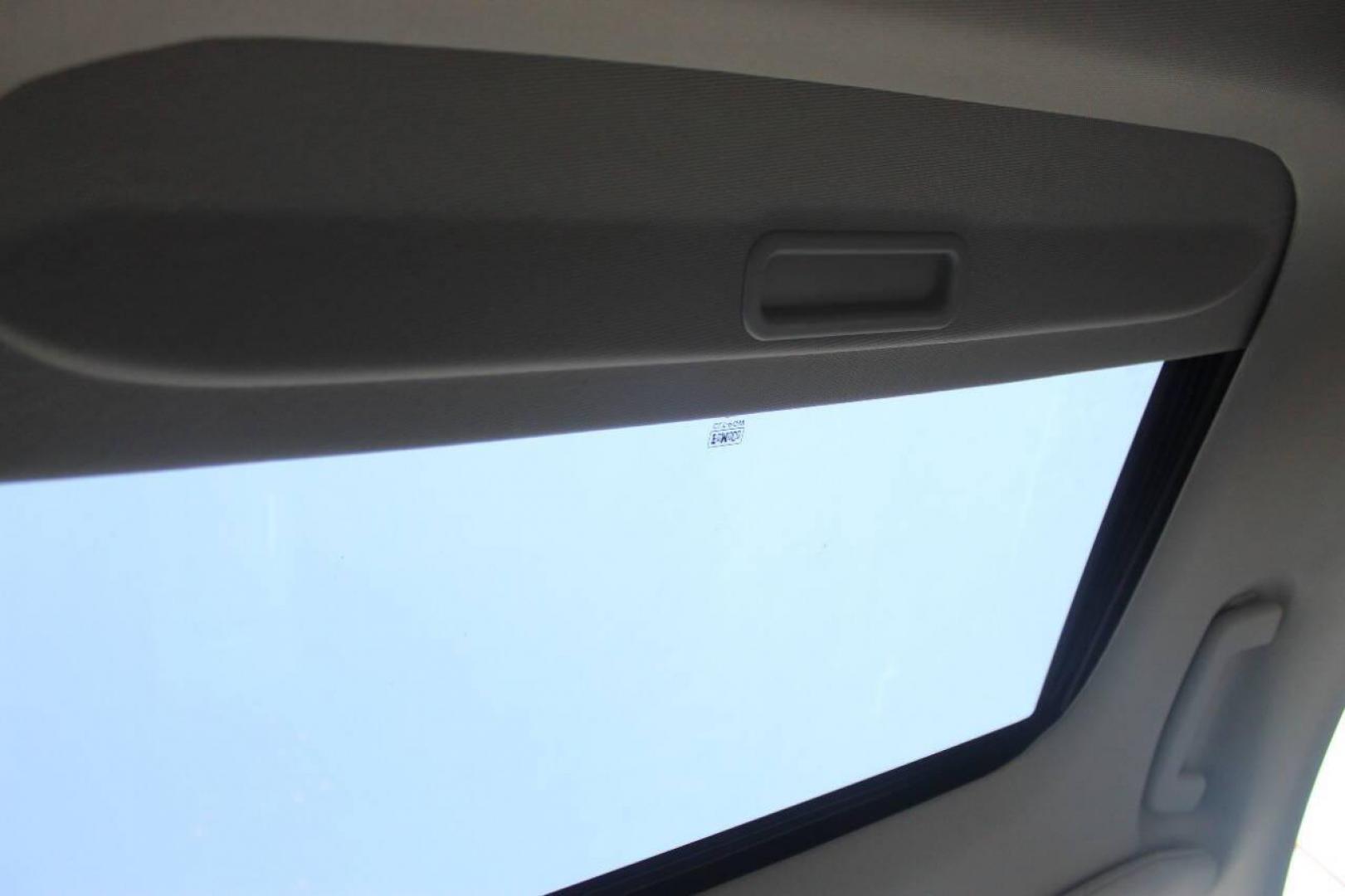 2020 White Lincoln MKZ Reserve II (3LN6L5E98LR) with an 2.0L L4 DOHC 16V engine, 6A transmission, located at 4301 NW 39th , Oklahoma City, OK, 73112, (405) 949-5600, 35.512135, -97.598671 - NO DRIVERS LICENCE NO-FULL COVERAGE INSURANCE-NO CREDIT CHECK. COME ON OVER TO SUPERSPORTS AND TAKE A LOOK AND TEST DRIVE. PLEASE GIVE US A CALL AT (405) 949-5600. NO LICENSIA DE MANEJAR- NO SEGURO DE COBERTURA TOTAL- NO VERIFICACCION DE CREDITO. POR FAVOR VENGAN A SUPERSPORTS, ECHE UN - Photo#20