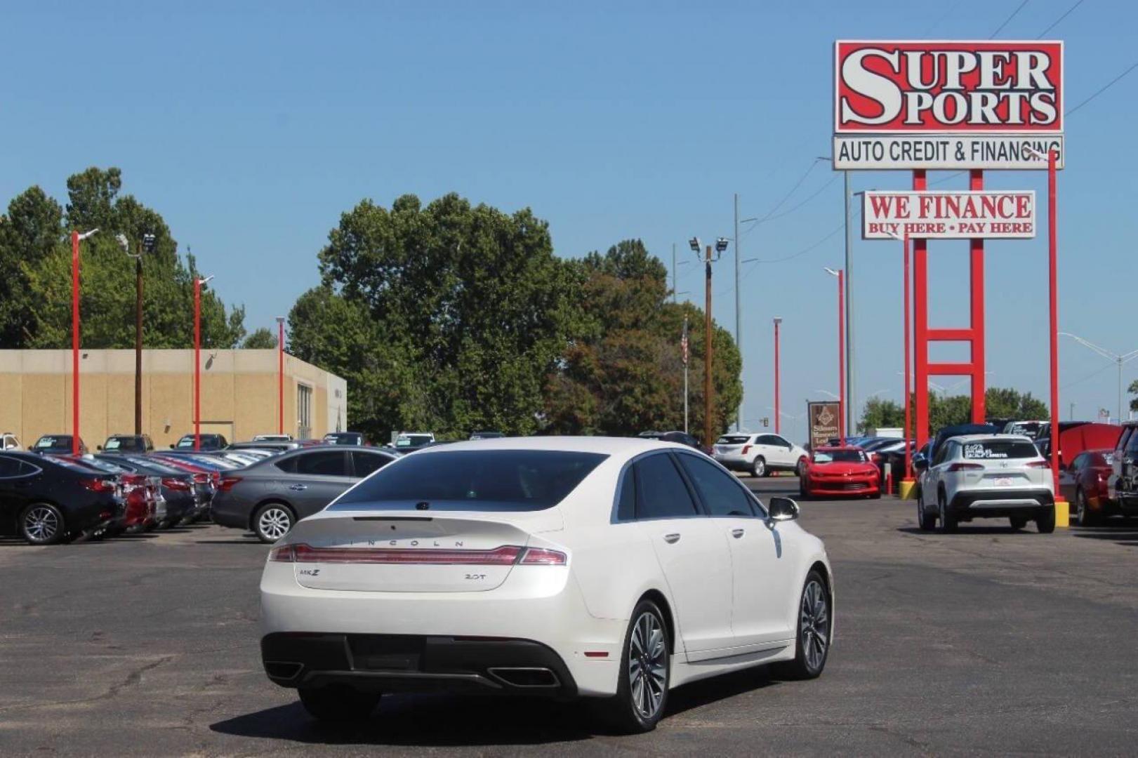 2020 White Lincoln MKZ Reserve II (3LN6L5E98LR) with an 2.0L L4 DOHC 16V engine, 6A transmission, located at 4301 NW 39th , Oklahoma City, OK, 73112, (405) 949-5600, 35.512135, -97.598671 - NO DRIVERS LICENCE NO-FULL COVERAGE INSURANCE-NO CREDIT CHECK. COME ON OVER TO SUPERSPORTS AND TAKE A LOOK AND TEST DRIVE. PLEASE GIVE US A CALL AT (405) 949-5600. NO LICENSIA DE MANEJAR- NO SEGURO DE COBERTURA TOTAL- NO VERIFICACCION DE CREDITO. POR FAVOR VENGAN A SUPERSPORTS, ECHE UN - Photo#4