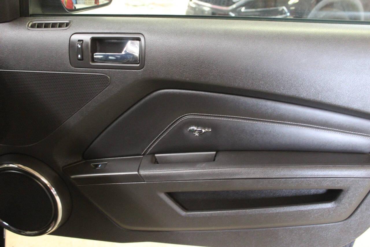 2013 Black Ford Mustang GT Coupe (1ZVBP8CF1D5) with an 5.0L V8 5.0L V8 engine, Manual 6-Speed transmission, located at 4301 NW 39th , Oklahoma City, OK, 73112, (405) 949-5600, 35.512135, -97.598671 - NO DRIVERS LICENCE NO-FULL COVERAGE INSURANCE-NO CREDIT CHECK. COME ON OVER TO SUPERSPORTS AND TAKE A LOOK AND TEST DRIVE. PLEASE GIVE US A CALL AT (405) 949-5600. NO LICENSIA DE MANEJAR- NO SEGURO DE COBERTURA TOTAL- NO VERIFICACCION DE CREDITO. POR FAVOR VENGAN A SUPERSPORTS, ECHE UN - Photo#9