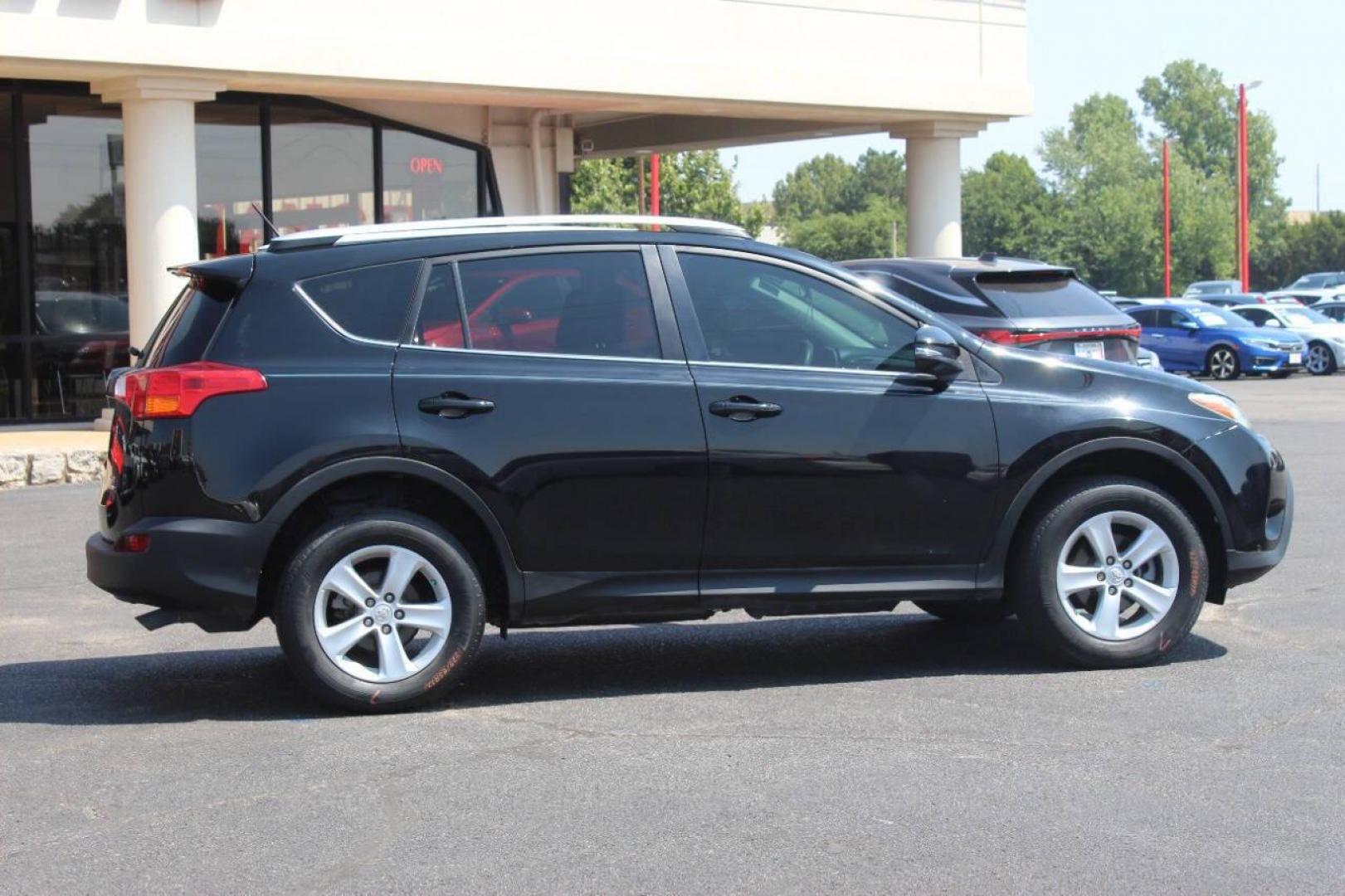 2014 Black Toyota RAV4 XLE AWD (2T3RFREV2EW) with an 2.5L L4 DOHC 16V engine, 6-Speed Automatic transmission, located at 4301 NW 39th , Oklahoma City, OK, 73112, (405) 949-5600, 35.512135, -97.598671 - NO DRIVERS LICENCE NO-FULL COVERAGE INSURANCE-NO CREDIT CHECK. COME ON OVER TO SUPERSPORTS AND TAKE A LOOK AND TEST DRIVE. PLEASE GIVE US A CALL AT (405) 949-5600. NO LICENSIA DE MANEJAR- NO SEGURO DE COBERTURA TOTAL- NO VERIFICACCION DE CREDITO. POR FAVOR VENGAN A SUPERSPORTS, ECHE UN - Photo#2