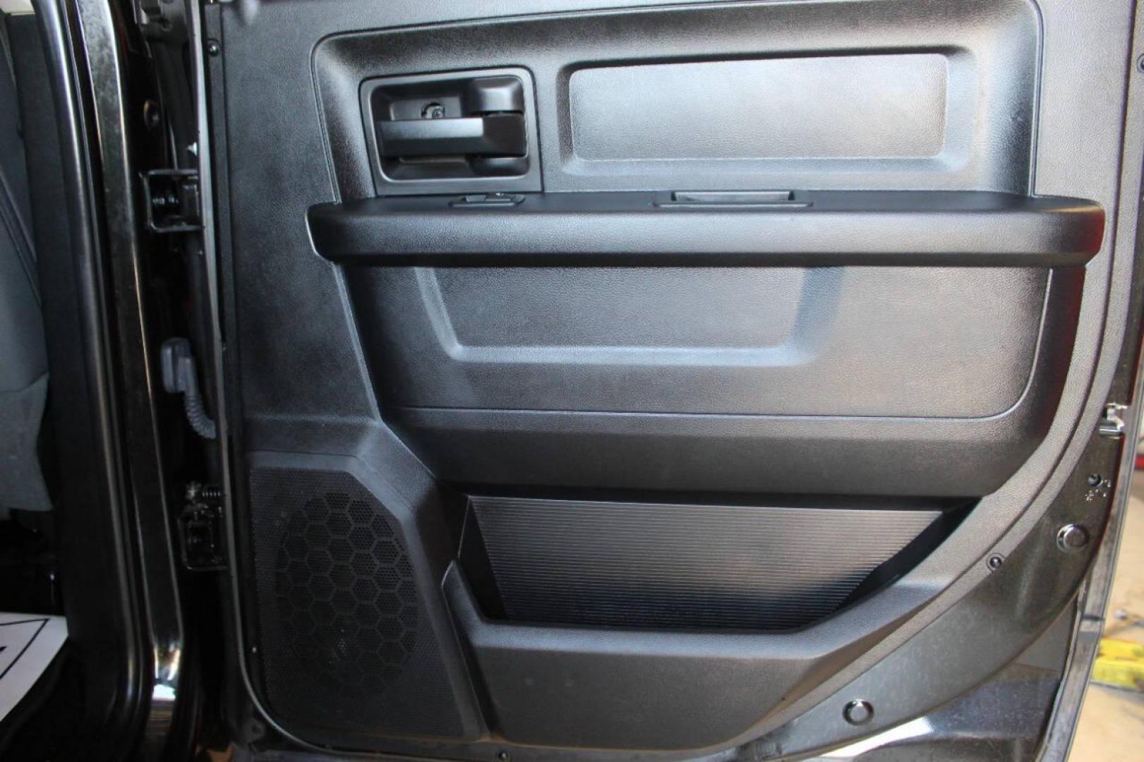 2017 Black RAM 2500 Tradesman Crew Cab SWB 4WD (3C6UR5CJ0HG) with an 6.4L V8 engine, 6A transmission, located at 4301 NW 39th , Oklahoma City, OK, 73112, (405) 949-5600, 35.512135, -97.598671 - NO DRIVERS LICENCE NO-FULL COVERAGE INSURANCE-NO CREDIT CHECK. COME ON OVER TO SUPERSPORTS AND TAKE A LOOK AND TEST DRIVE. PLEASE GIVE US A CALL AT (405) 949-5600. NO LICENSIA DE MANEJAR- NO SEGURO DE COBERTURA TOTAL- NO VERIFICACCION DE CREDITO. POR FAVOR VENGAN A SUPERSPORTS, ECHE UN - Photo#12
