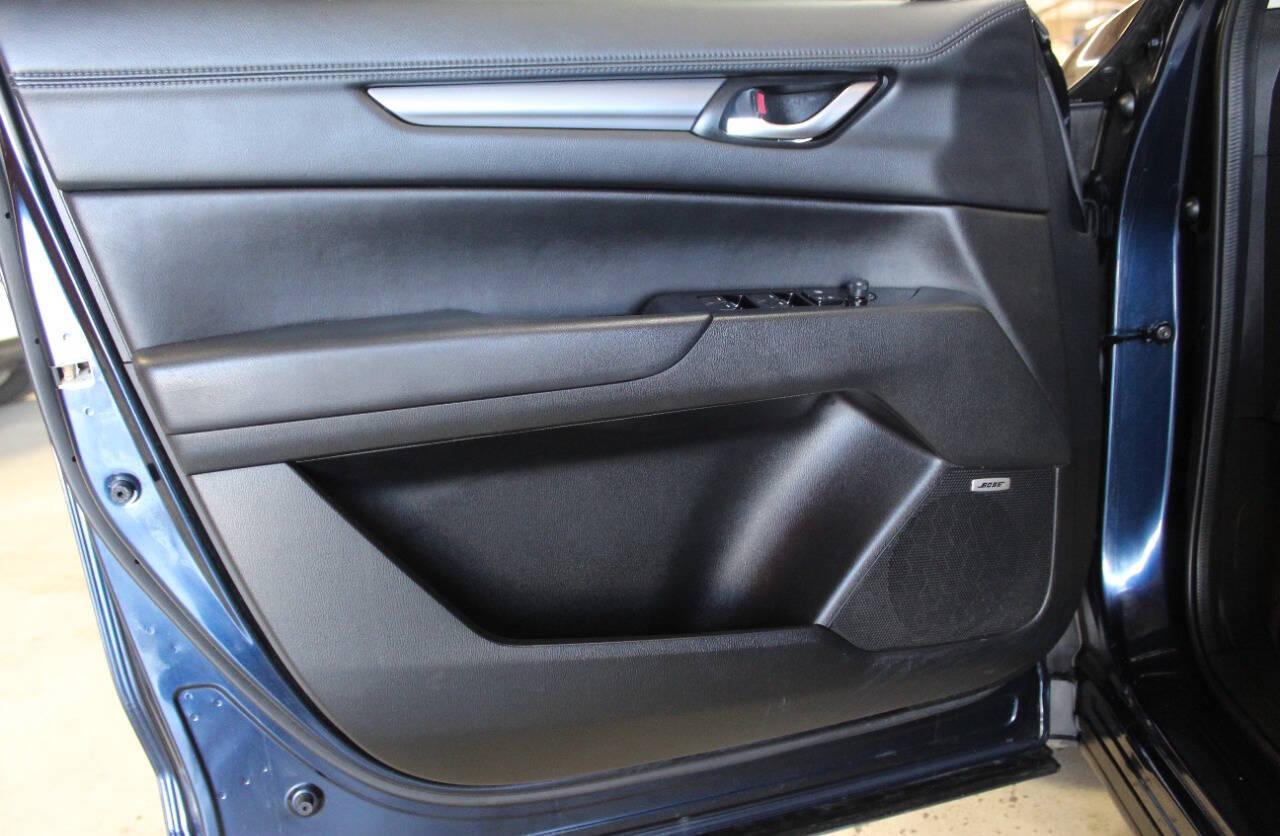 2019 Blue Mazda CX-5 Touring AWD (JM3KFBCMXK1) with an 2.5L I4 2.5L I4 engine, Automatic 6-Speed transmission, located at 4301 NW 39th , Oklahoma City, OK, 73112, (405) 949-5600, 35.512135, -97.598671 - NO DRIVERS LICENCE NO-FULL COVERAGE INSURANCE-NO CREDIT CHECK. COME ON OVER TO SUPERSPORTS AND TAKE A LOOK AND TEST DRIVE. PLEASE GIVE US A CALL AT (405) 949-5600. NO LICENSIA DE MANEJAR- NO SEGURO DE COBERTURA TOTAL- NO VERIFICACCION DE CREDITO. POR FAVOR VENGAN A SUPERSPORTS, ECHE UN - Photo#17