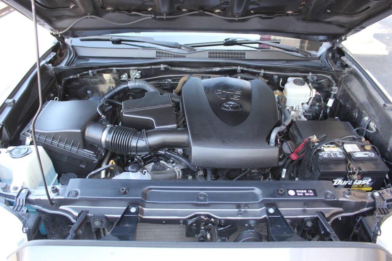 2016 Gray Toyota Tacoma SR5 Access Cab V6 6AT 4WD (5TFSZ5AN0GX) with an 3.5L V6 3.5L V6 engine, Automatic 6-Speed transmission, located at 4301 NW 39th , Oklahoma City, OK, 73112, (405) 949-5600, 35.512135, -97.598671 - Photo#8