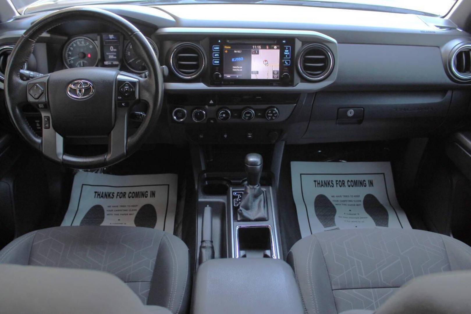 2016 Gray Toyota Tacoma SR5 Access Cab V6 6AT 4WD (5TFSZ5AN0GX) with an 3.5L V6 DOHC 24V engine, 5A transmission, located at 4301 NW 39th , Oklahoma City, OK, 73112, (405) 949-5600, 35.512135, -97.598671 - Photo#17