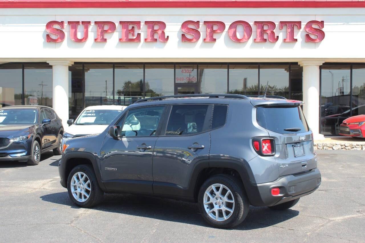 2022 Gray Jeep Renegade Latitude (ZACNJDB13NP) with an 1.3L I4 Turbocharger 1.3L I4 engine, Automatic 9-Speed transmission, located at 4301 NW 39th , Oklahoma City, OK, 73112, (405) 949-5600, 35.512135, -97.598671 - Hablamos espanol. SPEND SMART --- BUY FROM SUPER SPORTS. ALL PRICES, DOWN PAYMENTS, PAYMENTS, AND FINANCE TERMS ARE NEGOTIABLE AT THE TIME OF APPROVAL. WE WILL WORK WITH YOU TO FIT YOUR BUDGET. WE WILL EVEN LOWER AND ADJUST THE NUMBERS TO HELP MAKE THE VE HICLE MORE AFFORDABLE FOR YOU.- Photo#4