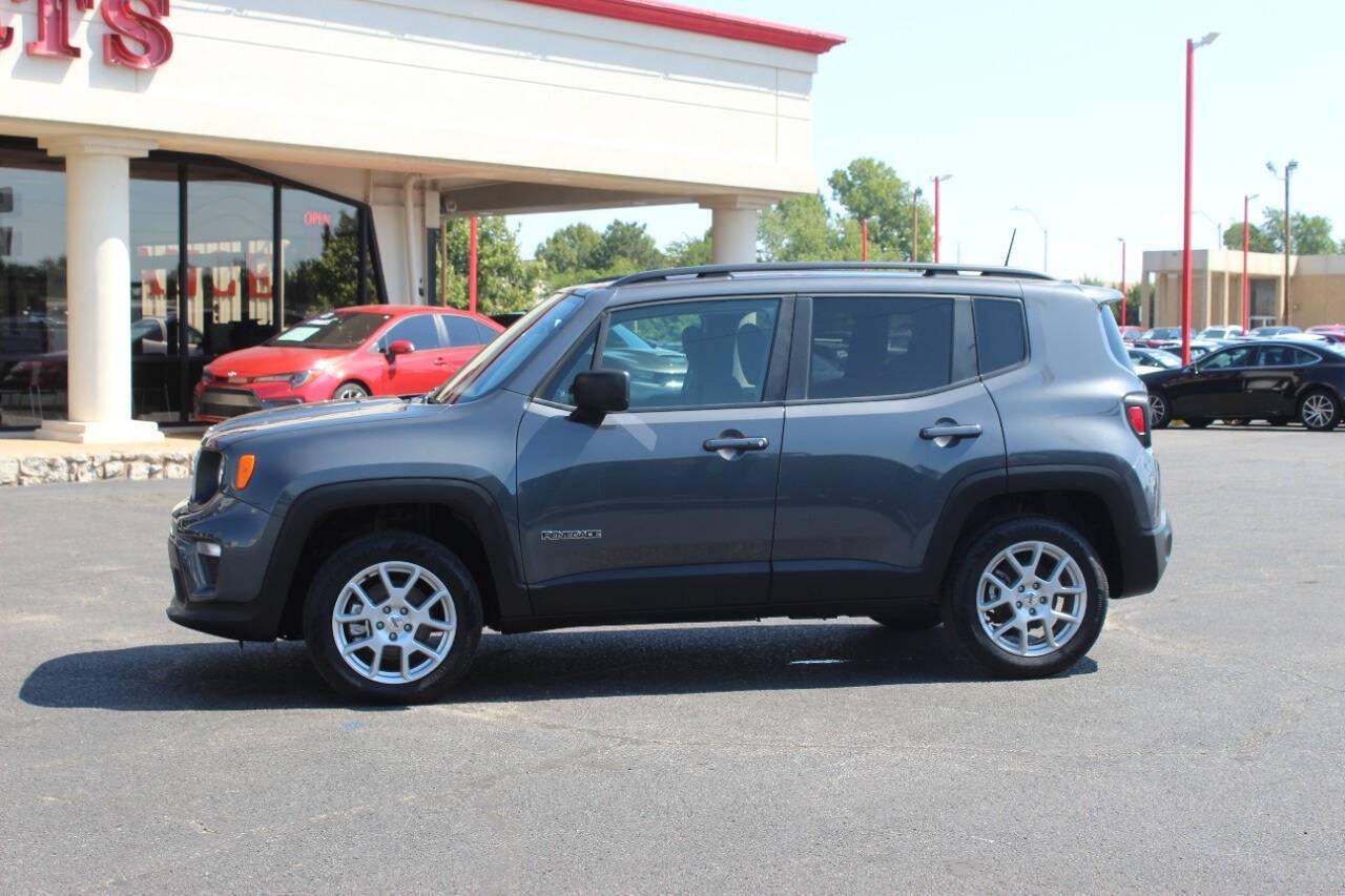 2022 Gray Jeep Renegade Latitude (ZACNJDB13NP) with an 1.3L I4 Turbocharger 1.3L I4 engine, Automatic 9-Speed transmission, located at 4301 NW 39th , Oklahoma City, OK, 73112, (405) 949-5600, 35.512135, -97.598671 - Hablamos espanol. SPEND SMART --- BUY FROM SUPER SPORTS. ALL PRICES, DOWN PAYMENTS, PAYMENTS, AND FINANCE TERMS ARE NEGOTIABLE AT THE TIME OF APPROVAL. WE WILL WORK WITH YOU TO FIT YOUR BUDGET. WE WILL EVEN LOWER AND ADJUST THE NUMBERS TO HELP MAKE THE VE HICLE MORE AFFORDABLE FOR YOU.- Photo#5