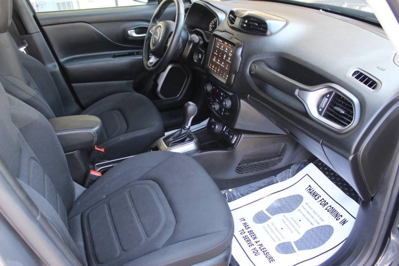 2022 Gray Jeep Renegade Latitude (ZACNJDB13NP) with an 1.3L I4 Turbocharger 1.3L I4 engine, Automatic 9-Speed transmission, located at 4301 NW 39th , Oklahoma City, OK, 73112, (405) 949-5600, 35.512135, -97.598671 - Hablamos espanol. SPEND SMART --- BUY FROM SUPER SPORTS. ALL PRICES, DOWN PAYMENTS, PAYMENTS, AND FINANCE TERMS ARE NEGOTIABLE AT THE TIME OF APPROVAL. WE WILL WORK WITH YOU TO FIT YOUR BUDGET. WE WILL EVEN LOWER AND ADJUST THE NUMBERS TO HELP MAKE THE VE HICLE MORE AFFORDABLE FOR YOU.- Photo#8