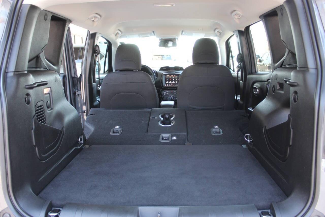 2022 Gray Jeep Renegade Latitude (ZACNJDB13NP) with an 1.3L I4 Turbocharger 1.3L I4 engine, Automatic 9-Speed transmission, located at 4301 NW 39th , Oklahoma City, OK, 73112, (405) 949-5600, 35.512135, -97.598671 - Hablamos espanol. SPEND SMART --- BUY FROM SUPER SPORTS. ALL PRICES, DOWN PAYMENTS, PAYMENTS, AND FINANCE TERMS ARE NEGOTIABLE AT THE TIME OF APPROVAL. WE WILL WORK WITH YOU TO FIT YOUR BUDGET. WE WILL EVEN LOWER AND ADJUST THE NUMBERS TO HELP MAKE THE VE HICLE MORE AFFORDABLE FOR YOU.- Photo#13