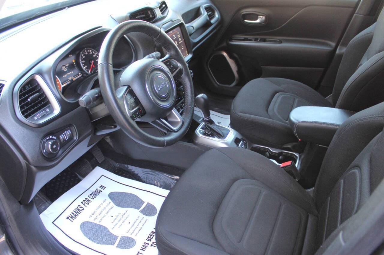 2022 Gray Jeep Renegade Latitude (ZACNJDB13NP) with an 1.3L I4 Turbocharger 1.3L I4 engine, Automatic 9-Speed transmission, located at 4301 NW 39th , Oklahoma City, OK, 73112, (405) 949-5600, 35.512135, -97.598671 - Hablamos espanol. SPEND SMART --- BUY FROM SUPER SPORTS. ALL PRICES, DOWN PAYMENTS, PAYMENTS, AND FINANCE TERMS ARE NEGOTIABLE AT THE TIME OF APPROVAL. WE WILL WORK WITH YOU TO FIT YOUR BUDGET. WE WILL EVEN LOWER AND ADJUST THE NUMBERS TO HELP MAKE THE VE HICLE MORE AFFORDABLE FOR YOU.- Photo#16