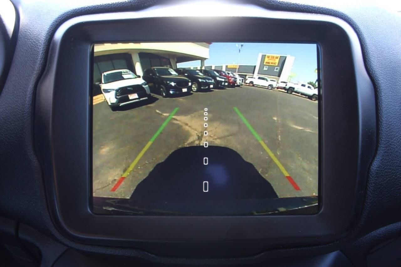 2022 Gray Jeep Renegade Latitude (ZACNJDB13NP) with an 1.3L I4 Turbocharger 1.3L I4 engine, Automatic 9-Speed transmission, located at 4301 NW 39th , Oklahoma City, OK, 73112, (405) 949-5600, 35.512135, -97.598671 - Hablamos espanol. SPEND SMART --- BUY FROM SUPER SPORTS. ALL PRICES, DOWN PAYMENTS, PAYMENTS, AND FINANCE TERMS ARE NEGOTIABLE AT THE TIME OF APPROVAL. WE WILL WORK WITH YOU TO FIT YOUR BUDGET. WE WILL EVEN LOWER AND ADJUST THE NUMBERS TO HELP MAKE THE VE HICLE MORE AFFORDABLE FOR YOU.- Photo#20