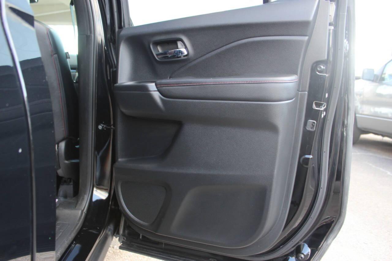 2019 Black Honda Ridgeline Black Edition AWD (5FPYK3F81KB) with an 3.5L V6 SOHC 24V engine, 6A transmission, located at 4301 NW 39th , Oklahoma City, OK, 73112, (405) 949-5600, 35.512135, -97.598671 - NO DRIVERS LICENCE -NO FULL COVERAGE INSURANCE - NO CREDIT CHECK. COME ON OVER TO SUPERSPORTS, TAKE A LOOK AND TEST DRIVE. PLEASE GIVE US A CALL AT (405) 949-5600. NO LICENCIA DE CONDUCIR - NO SEGURO DE COBERTURA TOTAL - NO VERIFICACION DE CREDITO. VISITENOS EN SUPERSPORTS, MIRE NUESTRO - Photo#11