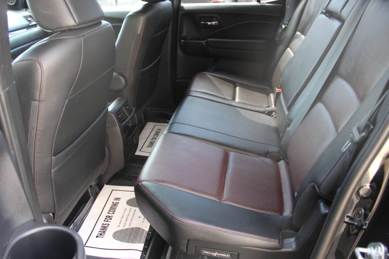 2019 Black Honda Ridgeline Black Edition AWD (5FPYK3F81KB) with an 3.5L V6 SOHC 24V engine, 6A transmission, located at 4301 NW 39th , Oklahoma City, OK, 73112, (405) 949-5600, 35.512135, -97.598671 - NO DRIVERS LICENCE -NO FULL COVERAGE INSURANCE - NO CREDIT CHECK. COME ON OVER TO SUPERSPORTS, TAKE A LOOK AND TEST DRIVE. PLEASE GIVE US A CALL AT (405) 949-5600. NO LICENCIA DE CONDUCIR - NO SEGURO DE COBERTURA TOTAL - NO VERIFICACION DE CREDITO. VISITENOS EN SUPERSPORTS, MIRE NUESTRO - Photo#13