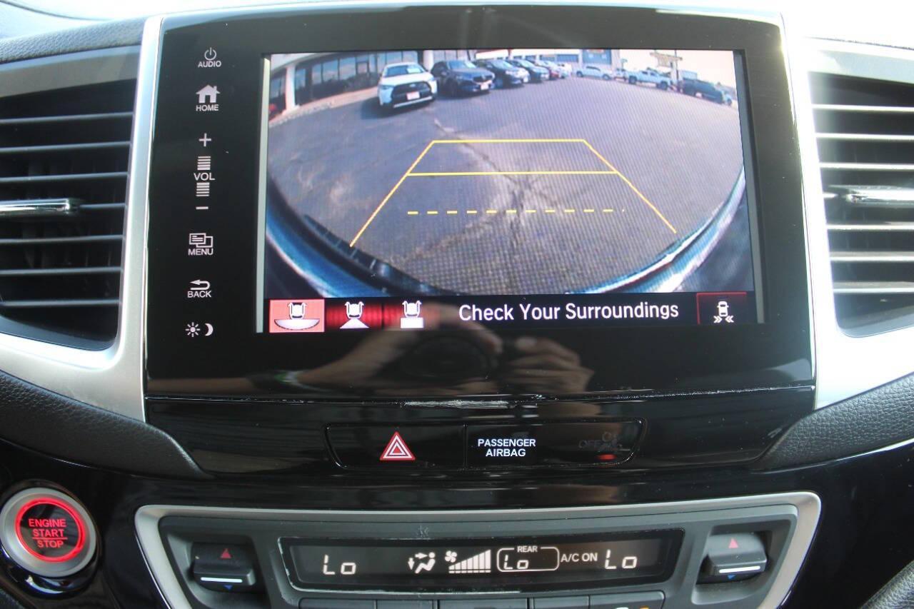 2019 Black Honda Ridgeline Black Edition AWD (5FPYK3F81KB) with an 3.5L V6 SOHC 24V engine, 6A transmission, located at 4301 NW 39th , Oklahoma City, OK, 73112, (405) 949-5600, 35.512135, -97.598671 - NO DRIVERS LICENCE -NO FULL COVERAGE INSURANCE - NO CREDIT CHECK. COME ON OVER TO SUPERSPORTS, TAKE A LOOK AND TEST DRIVE. PLEASE GIVE US A CALL AT (405) 949-5600. NO LICENCIA DE CONDUCIR - NO SEGURO DE COBERTURA TOTAL - NO VERIFICACION DE CREDITO. VISITENOS EN SUPERSPORTS, MIRE NUESTRO - Photo#19