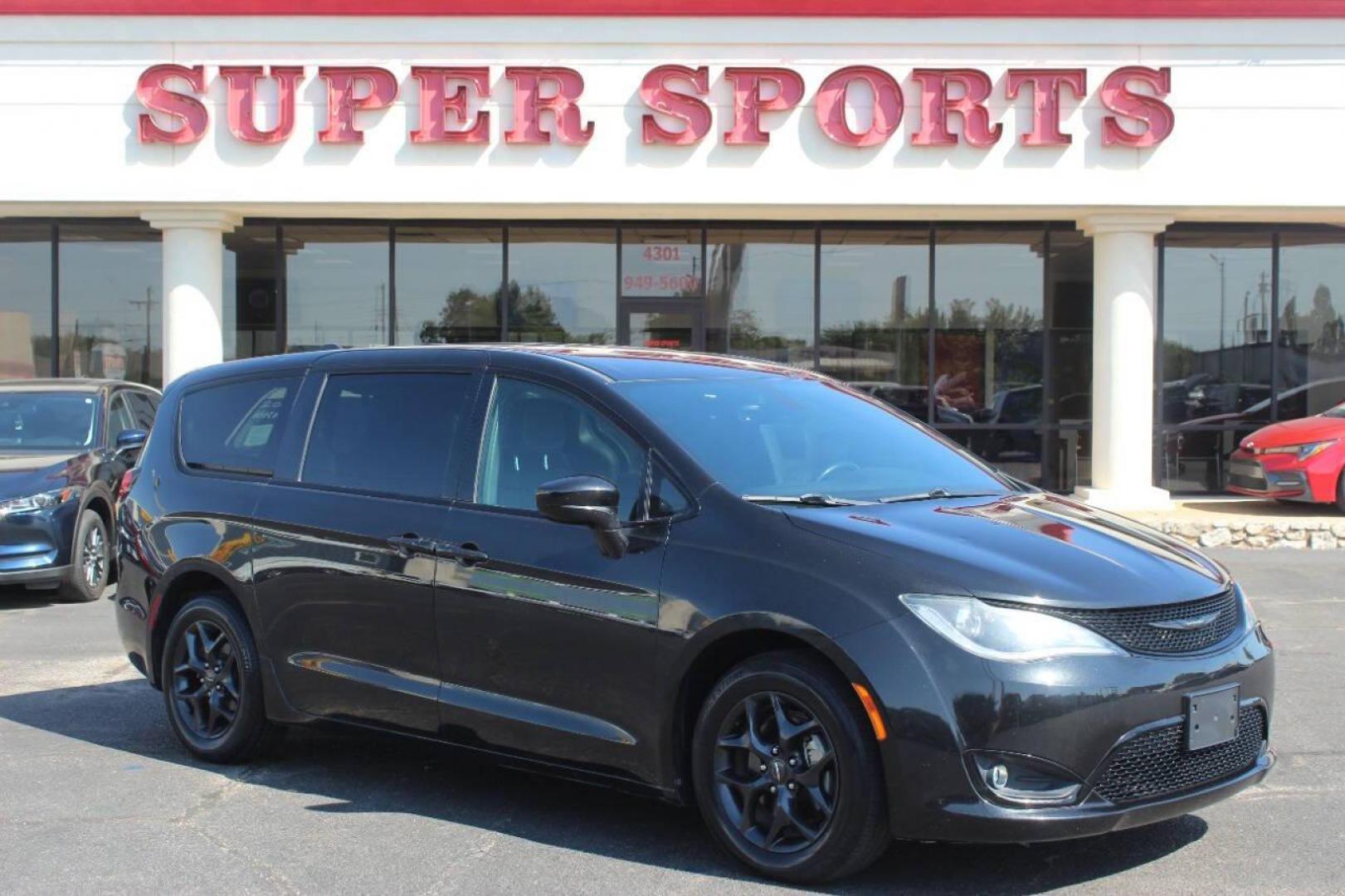 2019 Black Chrysler Pacifica Touring Plus (2C4RC1FG9KR) with an 3.6L V6 3.6L V6 engine, Automatic 9-Speed transmission, located at 4301 NW 39th , Oklahoma City, OK, 73112, (405) 949-5600, 35.512135, -97.598671 - NO DRIVERS LICENCE NO-FULL COVERAGE INSURANCE-NO CREDIT CHECK. COME ON OVER TO SUPERSPORTS AND TAKE A LOOK AND TEST DRIVE. PLEASE GIVE US A CALL AT (405) 949-5600. NO LICENSIA DE MANEJAR- NO SEGURO DE COBERTURA TOTAL- NO VERIFICACCION DE CREDITO. POR FAVOR VENGAN A SUPERSPORTS, ECHE UN - Photo#0