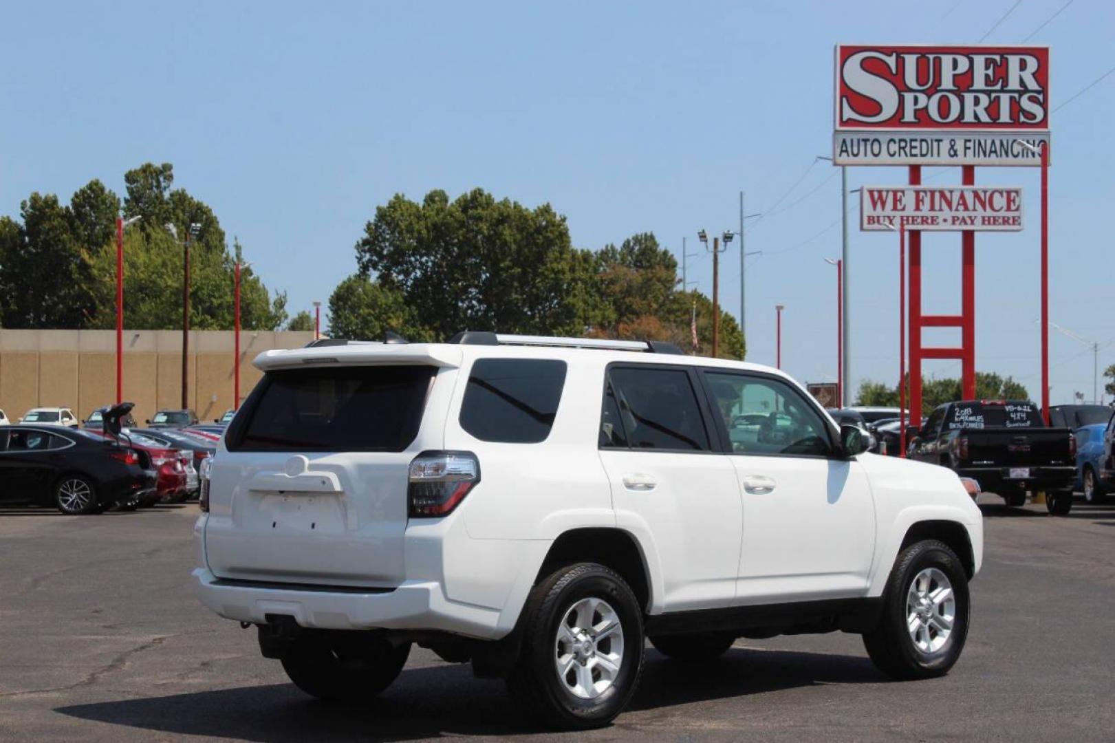 2021 White Toyota 4Runner SR5 4WD (JTEMU5JR9M5) with an 4.0L V6 DOHC 24V engine, 5A transmission, located at 4301 NW 39th , Oklahoma City, OK, 73112, (405) 949-5600, 35.512135, -97.598671 - NO DRIVERS LICENCE NO-FULL COVERAGE INSURANCE-NO CREDIT CHECK. COME ON OVER TO SUPERSPORTS AND TAKE A LOOK AND TEST DRIVE. PLEASE GIVE US A CALL AT (405) 949-5600. NO LICENSIA DE MANEJAR- NO SEGURO DE COBERTURA TOTAL- NO VERIFICACCION DE CREDITO. POR FAVOR VENGAN A SUPERSPORTS, ECHE UN - Photo#4