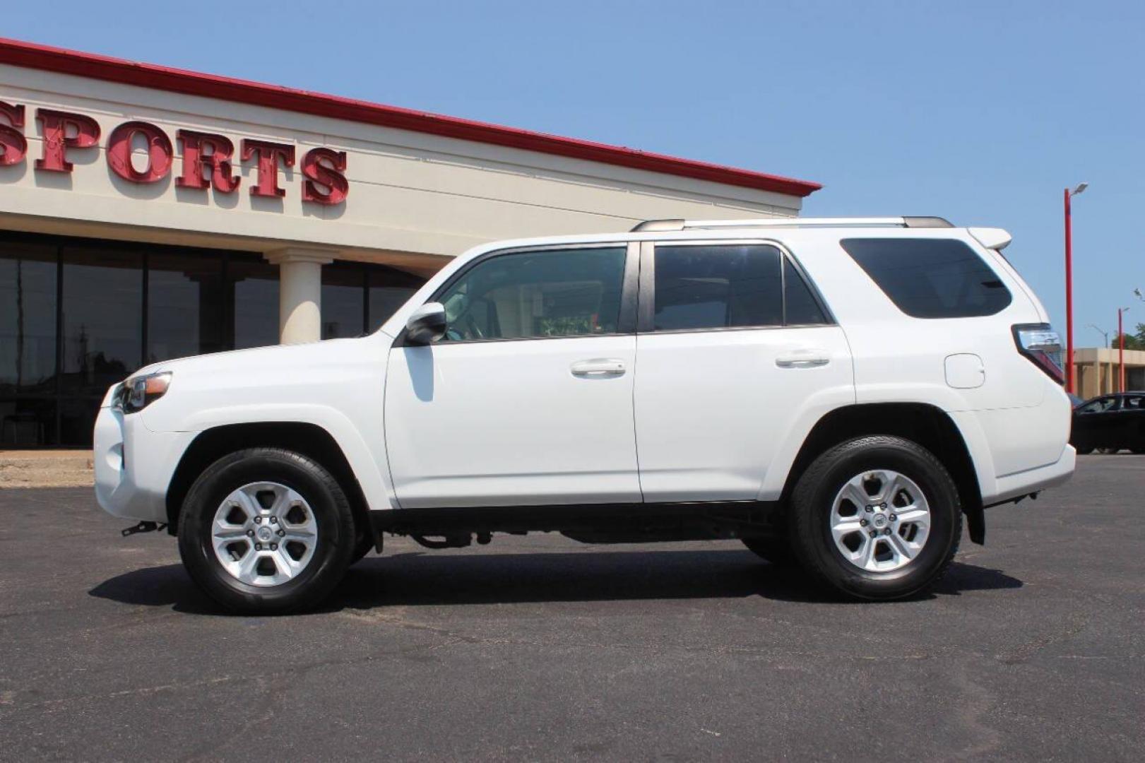 2021 White Toyota 4Runner SR5 4WD (JTEMU5JR9M5) with an 4.0L V6 DOHC 24V engine, 5A transmission, located at 4301 NW 39th , Oklahoma City, OK, 73112, (405) 949-5600, 35.512135, -97.598671 - NO DRIVERS LICENCE NO-FULL COVERAGE INSURANCE-NO CREDIT CHECK. COME ON OVER TO SUPERSPORTS AND TAKE A LOOK AND TEST DRIVE. PLEASE GIVE US A CALL AT (405) 949-5600. NO LICENSIA DE MANEJAR- NO SEGURO DE COBERTURA TOTAL- NO VERIFICACCION DE CREDITO. POR FAVOR VENGAN A SUPERSPORTS, ECHE UN - Photo#6