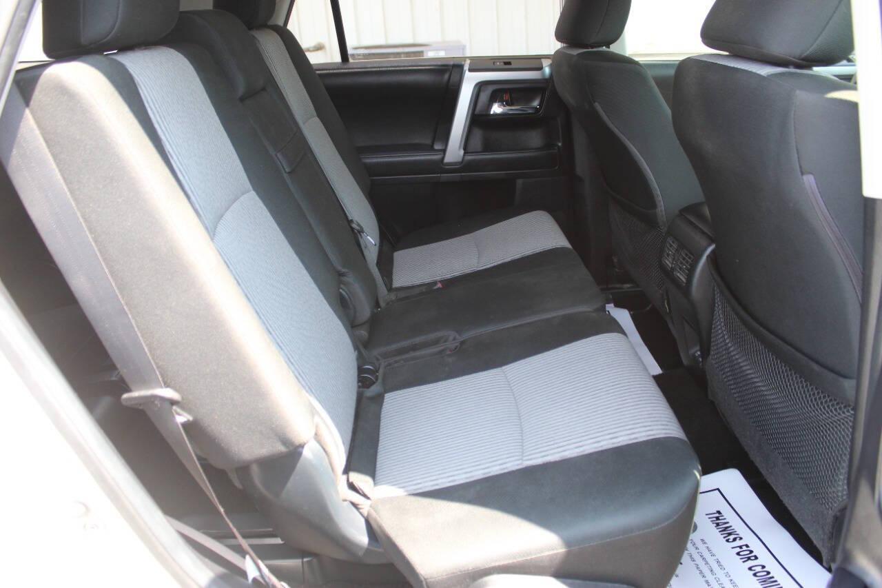 2021 White Toyota 4Runner SR5 4WD (JTEMU5JR9M5) with an 4.0L V6 DOHC 24V engine, 5A transmission, located at 4301 NW 39th , Oklahoma City, OK, 73112, (405) 949-5600, 35.512135, -97.598671 - NO DRIVERS LICENCE -NO FULL COVERAGE INSURANCE - NO CREDIT CHECK. COME ON OVER TO SUPERSPORTS, TAKE A LOOK AND TEST DRIVE. PLEASE GIVE US A CALL AT (405) 949-5600. NO LICENCIA DE CONDUCIR - NO SEGURO DE COBERTURA TOTAL - NO VERIFICACION DE CREDITO. VISITENOS EN SUPERSPORTS, MIRE NUESTRO - Photo#10