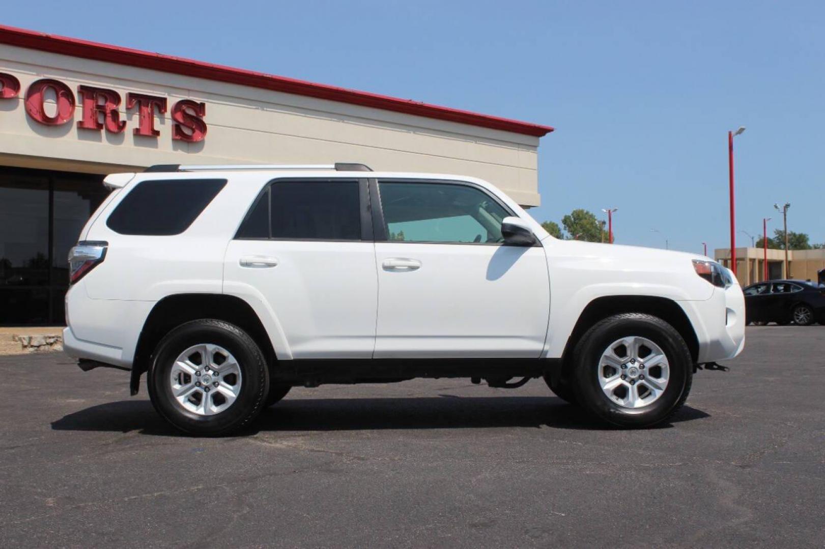 2021 White Toyota 4Runner SR5 4WD (JTEMU5JR9M5) with an 4.0L V6 DOHC 24V engine, 5A transmission, located at 4301 NW 39th , Oklahoma City, OK, 73112, (405) 949-5600, 35.512135, -97.598671 - NO DRIVERS LICENCE NO-FULL COVERAGE INSURANCE-NO CREDIT CHECK. COME ON OVER TO SUPERSPORTS AND TAKE A LOOK AND TEST DRIVE. PLEASE GIVE US A CALL AT (405) 949-5600. NO LICENSIA DE MANEJAR- NO SEGURO DE COBERTURA TOTAL- NO VERIFICACCION DE CREDITO. POR FAVOR VENGAN A SUPERSPORTS, ECHE UN - Photo#3
