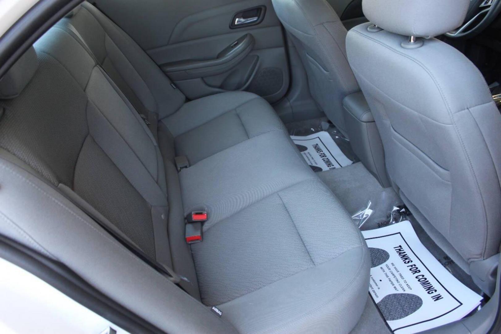 2016 White Chevrolet Malibu Limited FL (1G11A5SA3GU) with an 2.5L L4 DOHC 16V engine, 6A transmission, located at 4301 NW 39th , Oklahoma City, OK, 73112, (405) 949-5600, 35.512135, -97.598671 - NO DRIVERS LICENCE NO-FULL COVERAGE INSURANCE-NO CREDIT CHECK. COME ON OVER TO SUPERSPORTS AND TAKE A LOOK AND TEST DRIVE. PLEASE GIVE US A CALL AT (405) 949-5600. NO LICENSIA DE MANEJAR- NO SEGURO DE COBERTURA TOTAL- NO VERIFICACCION DE CREDITO. POR FAVOR VENGAN A SUPERSPORTS, ECHE UN - Photo#11