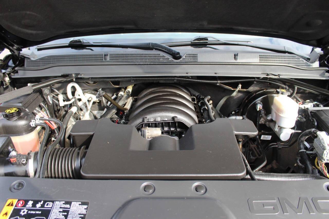 2019 Black GMC Yukon XL SLT 4WD (1GKS2GKCXKR) with an 5.3L V8 OHV 16V engine, 6A transmission, located at 4301 NW 39th , Oklahoma City, OK, 73112, (405) 949-5600, 35.512135, -97.598671 - NO DRIVERS LICENCE -NO FULL COVERAGE INSURANCE - NO CREDIT CHECK. COME ON OVER TO SUPERSPORTS, TAKE A LOOK AND TEST DRIVE. PLEASE GIVE US A CALL AT (405) 949-5600. NO LICENCIA DE CONDUCIR - NO SEGURO DE COBERTURA TOTAL - NO VERIFICACION DE CREDITO. VISITENOS EN SUPERSPORTS, MIRE NUESTRO - Photo#7