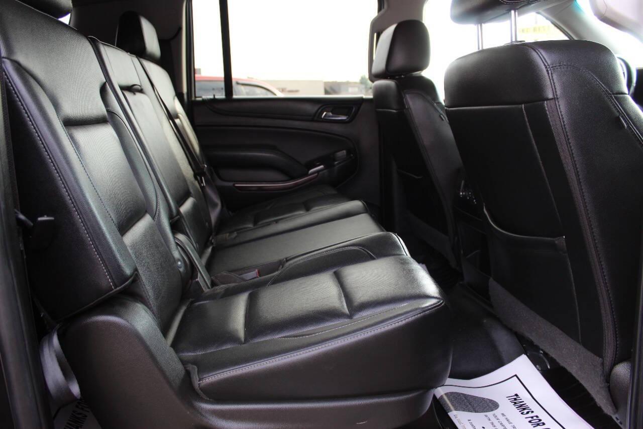 2019 Black GMC Yukon XL SLT 4WD (1GKS2GKCXKR) with an 5.3L V8 OHV 16V engine, 6A transmission, located at 4301 NW 39th , Oklahoma City, OK, 73112, (405) 949-5600, 35.512135, -97.598671 - NO DRIVERS LICENCE -NO FULL COVERAGE INSURANCE - NO CREDIT CHECK. COME ON OVER TO SUPERSPORTS, TAKE A LOOK AND TEST DRIVE. PLEASE GIVE US A CALL AT (405) 949-5600. NO LICENCIA DE CONDUCIR - NO SEGURO DE COBERTURA TOTAL - NO VERIFICACION DE CREDITO. VISITENOS EN SUPERSPORTS, MIRE NUESTRO - Photo#10