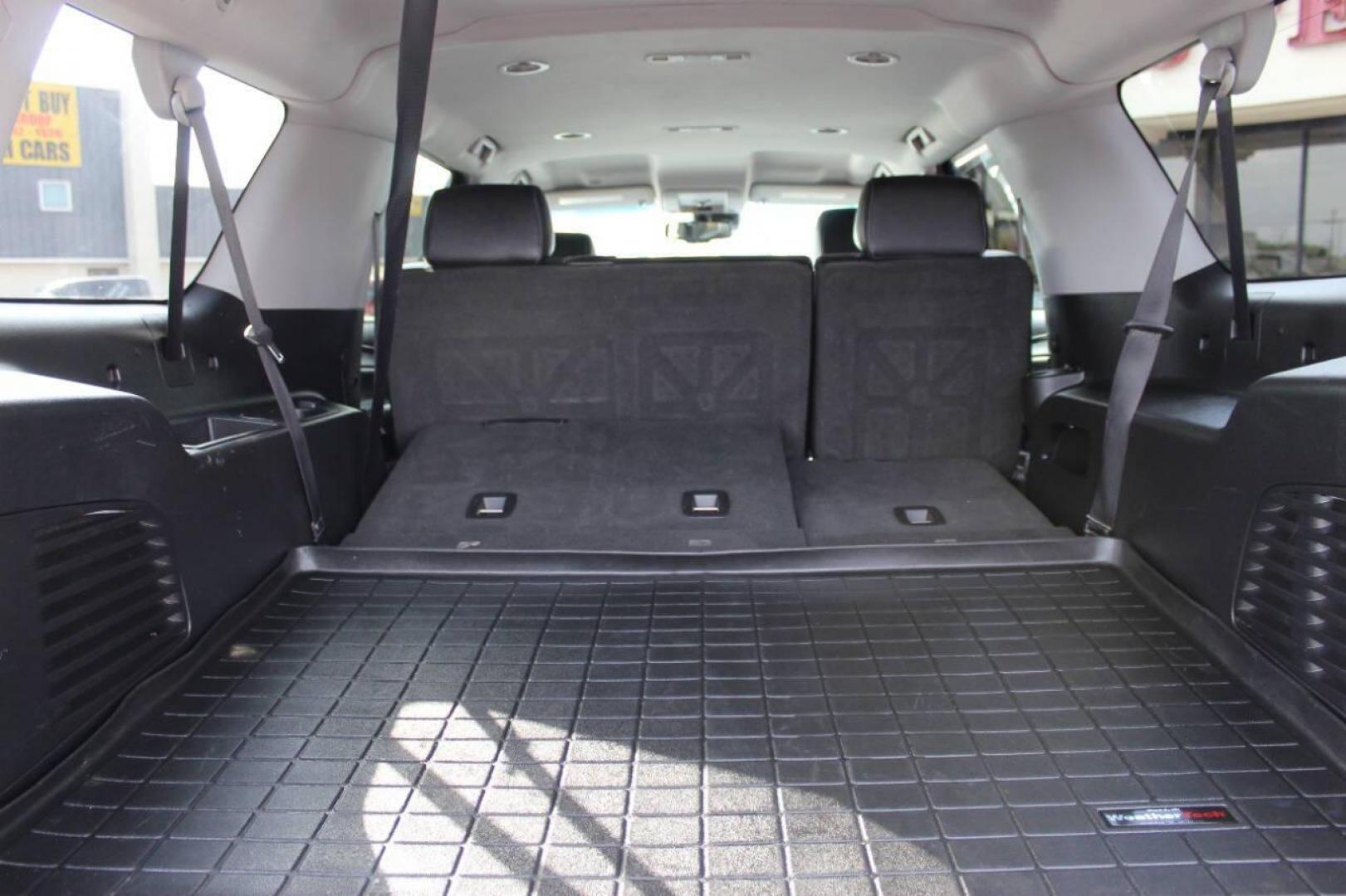 2019 Black GMC Yukon XL SLT 4WD (1GKS2GKCXKR) with an 5.3L V8 OHV 16V engine, 6A transmission, located at 4301 NW 39th , Oklahoma City, OK, 73112, (405) 949-5600, 35.512135, -97.598671 - NO DRIVERS LICENCE -NO FULL COVERAGE INSURANCE - NO CREDIT CHECK. COME ON OVER TO SUPERSPORTS, TAKE A LOOK AND TEST DRIVE. PLEASE GIVE US A CALL AT (405) 949-5600. NO LICENCIA DE CONDUCIR - NO SEGURO DE COBERTURA TOTAL - NO VERIFICACION DE CREDITO. VISITENOS EN SUPERSPORTS, MIRE NUESTRO - Photo#14