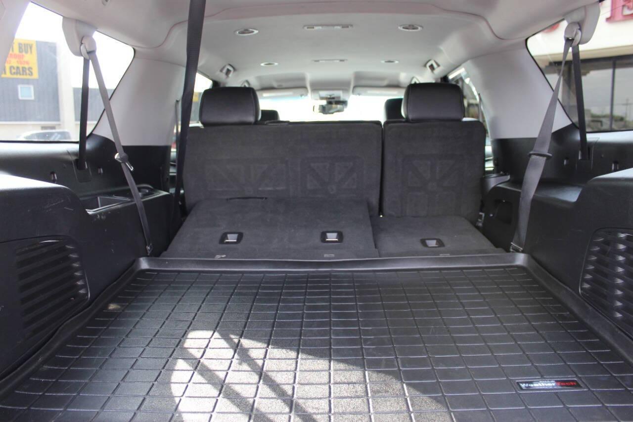 2019 Black GMC Yukon XL SLT 4WD (1GKS2GKCXKR) with an 5.3L V8 OHV 16V engine, 6A transmission, located at 4301 NW 39th , Oklahoma City, OK, 73112, (405) 949-5600, 35.512135, -97.598671 - NO DRIVERS LICENCE -NO FULL COVERAGE INSURANCE - NO CREDIT CHECK. COME ON OVER TO SUPERSPORTS, TAKE A LOOK AND TEST DRIVE. PLEASE GIVE US A CALL AT (405) 949-5600. NO LICENCIA DE CONDUCIR - NO SEGURO DE COBERTURA TOTAL - NO VERIFICACION DE CREDITO. VISITENOS EN SUPERSPORTS, MIRE NUESTRO - Photo#13