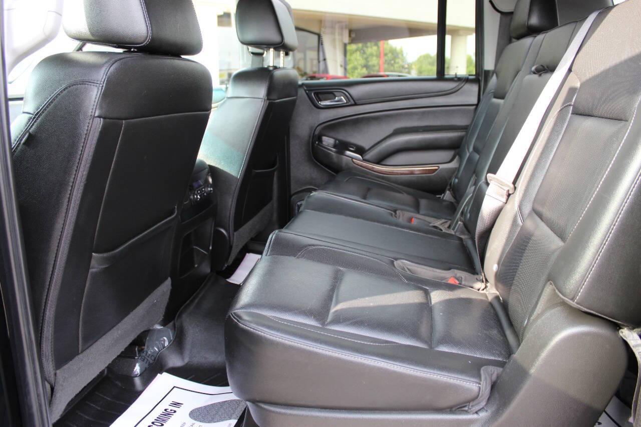 2019 Black GMC Yukon XL SLT 4WD (1GKS2GKCXKR) with an 5.3L V8 OHV 16V engine, 6A transmission, located at 4301 NW 39th , Oklahoma City, OK, 73112, (405) 949-5600, 35.512135, -97.598671 - NO DRIVERS LICENCE -NO FULL COVERAGE INSURANCE - NO CREDIT CHECK. COME ON OVER TO SUPERSPORTS, TAKE A LOOK AND TEST DRIVE. PLEASE GIVE US A CALL AT (405) 949-5600. NO LICENCIA DE CONDUCIR - NO SEGURO DE COBERTURA TOTAL - NO VERIFICACION DE CREDITO. VISITENOS EN SUPERSPORTS, MIRE NUESTRO - Photo#14